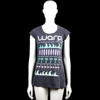 Warp - T-shirt - Charcoal & Purple - Size 158, 164 - Charcoal short-sleeve top with a round neckline and straight hem. Front has a large graphic print in purple and other colors.