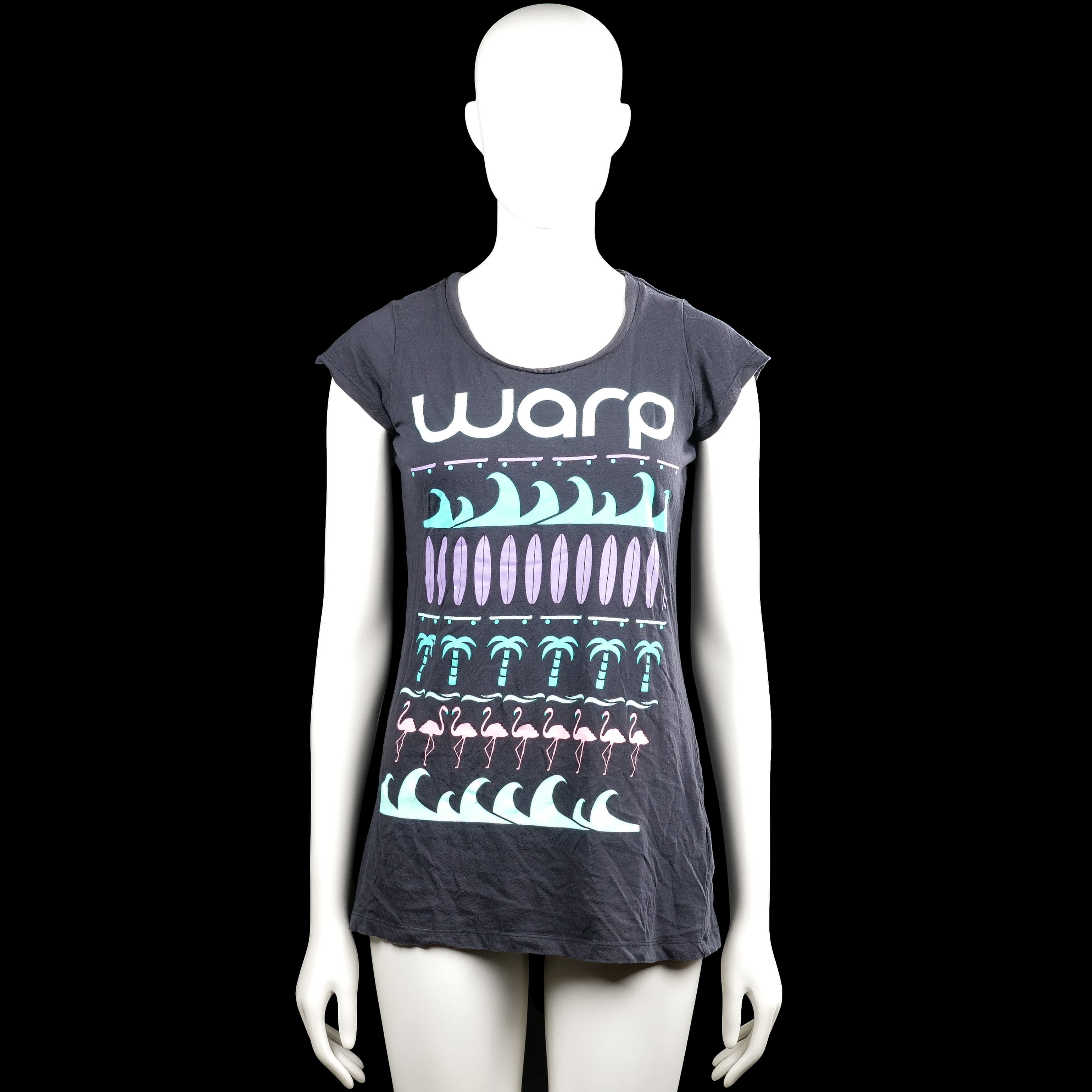 Warp - T-shirt - Charcoal & Purple - Size 158, 164 - Charcoal short-sleeve top with a round neckline and straight hem. Front has a large graphic print in purple and other colors.