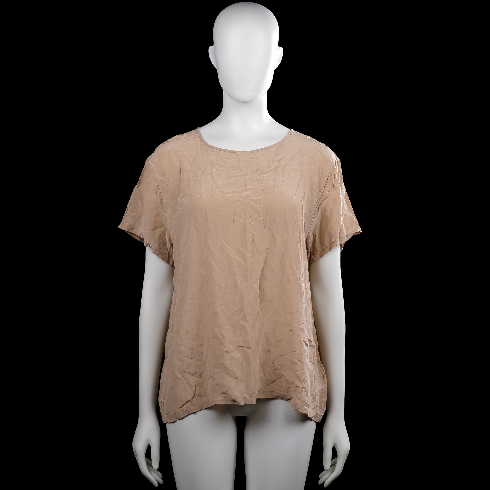 Wera - T-shirt - Taupe - Size 44 - Taupe solid top with a round neckline and short sleeves with plain cuffs. Curved hem and a short button placket at the back neckline.