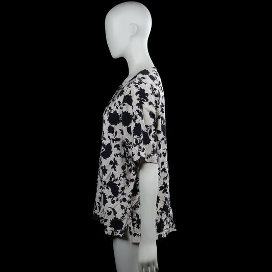 T-shirt - White & Black - Size L