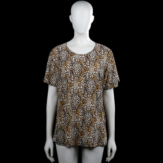 Yue sheng - T-shirt - Beige & Brown - Size XL, XXL - Beige and brown leopard-pattern top with a scoop neckline and short sleeves. Straight hem with plain sleeve cuffs.