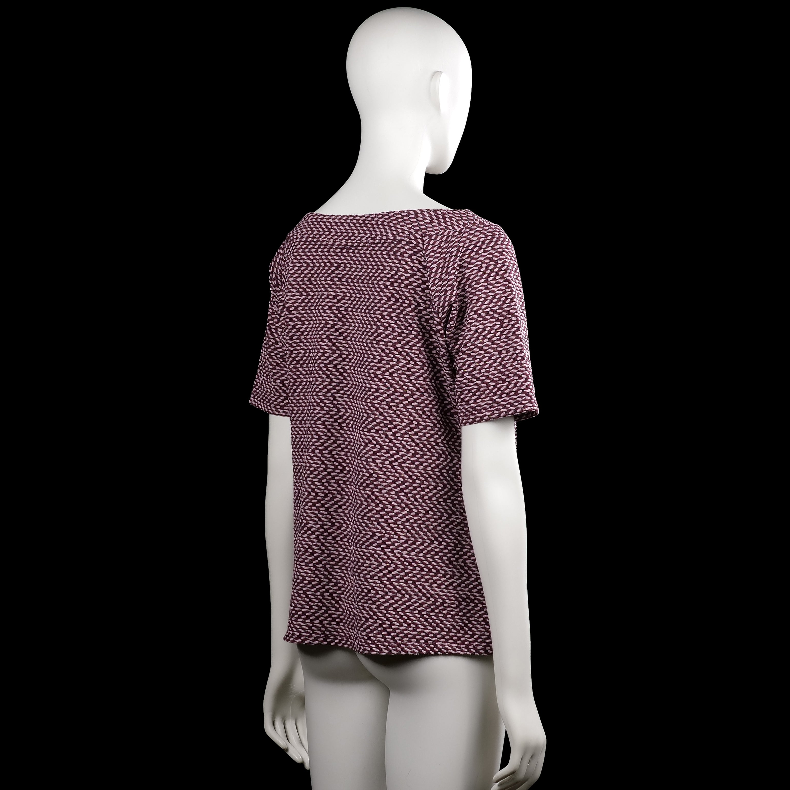 T-shirt - Burgundy & White - Size L