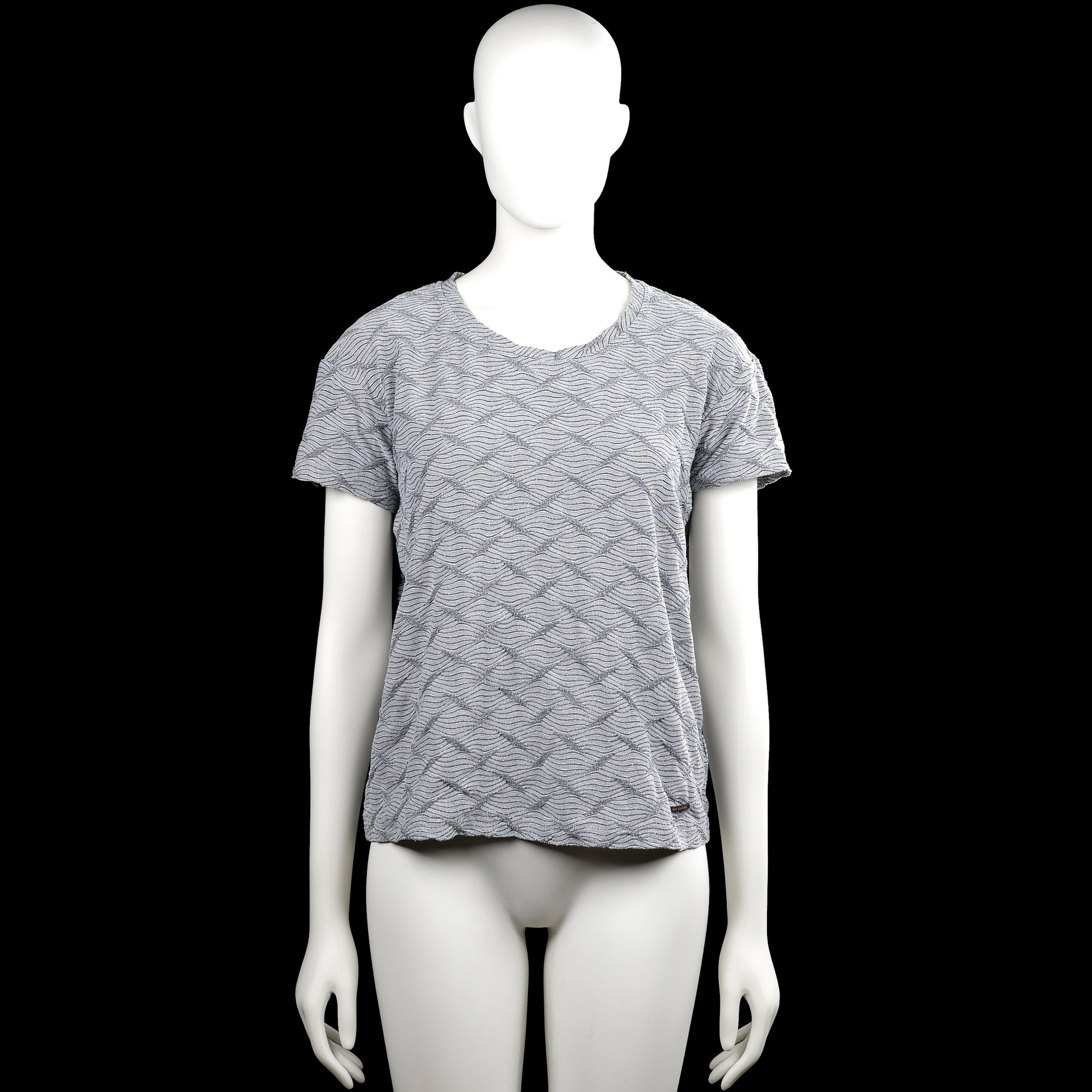 Numph - T-shirt - Light Gray & Dark Gray - Size S - Light gray and dark gray top with a diamond quilted pattern and a round neckline. Short sleeves with plain cuffs and a straight hem.