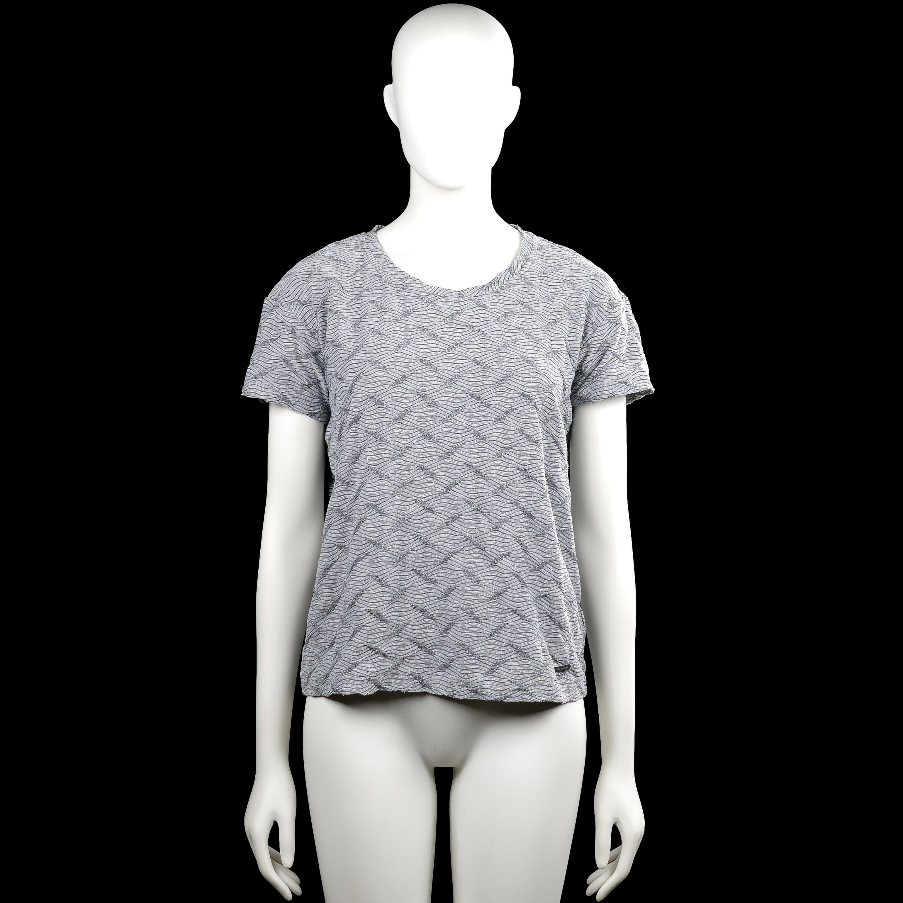 Numph - T-shirt - Light Gray & Dark Gray - Size S - Light gray and dark gray top with a diamond quilted pattern and a round neckline. Short sleeves with plain cuffs and a straight hem.