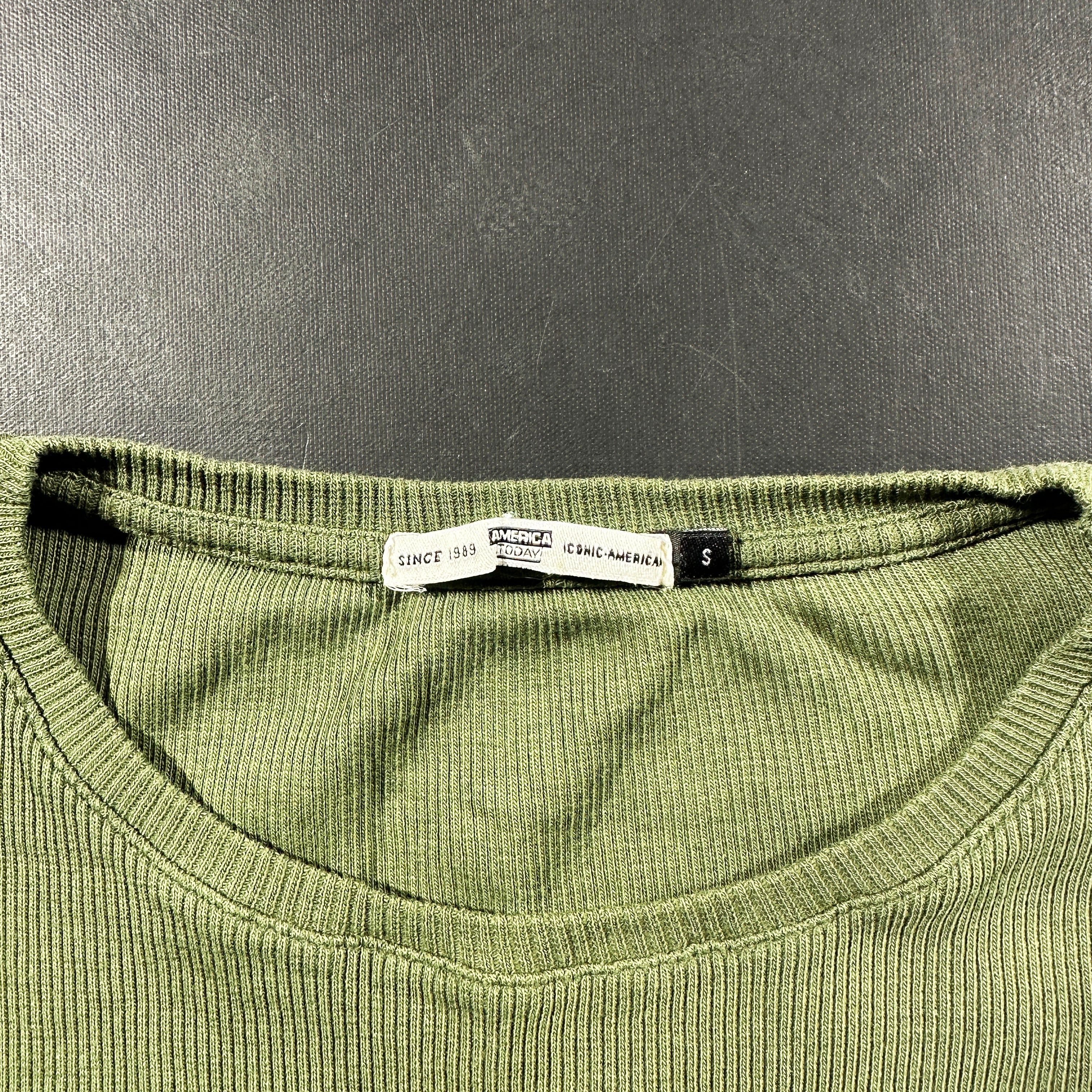 T-shirt - Olive - Size S