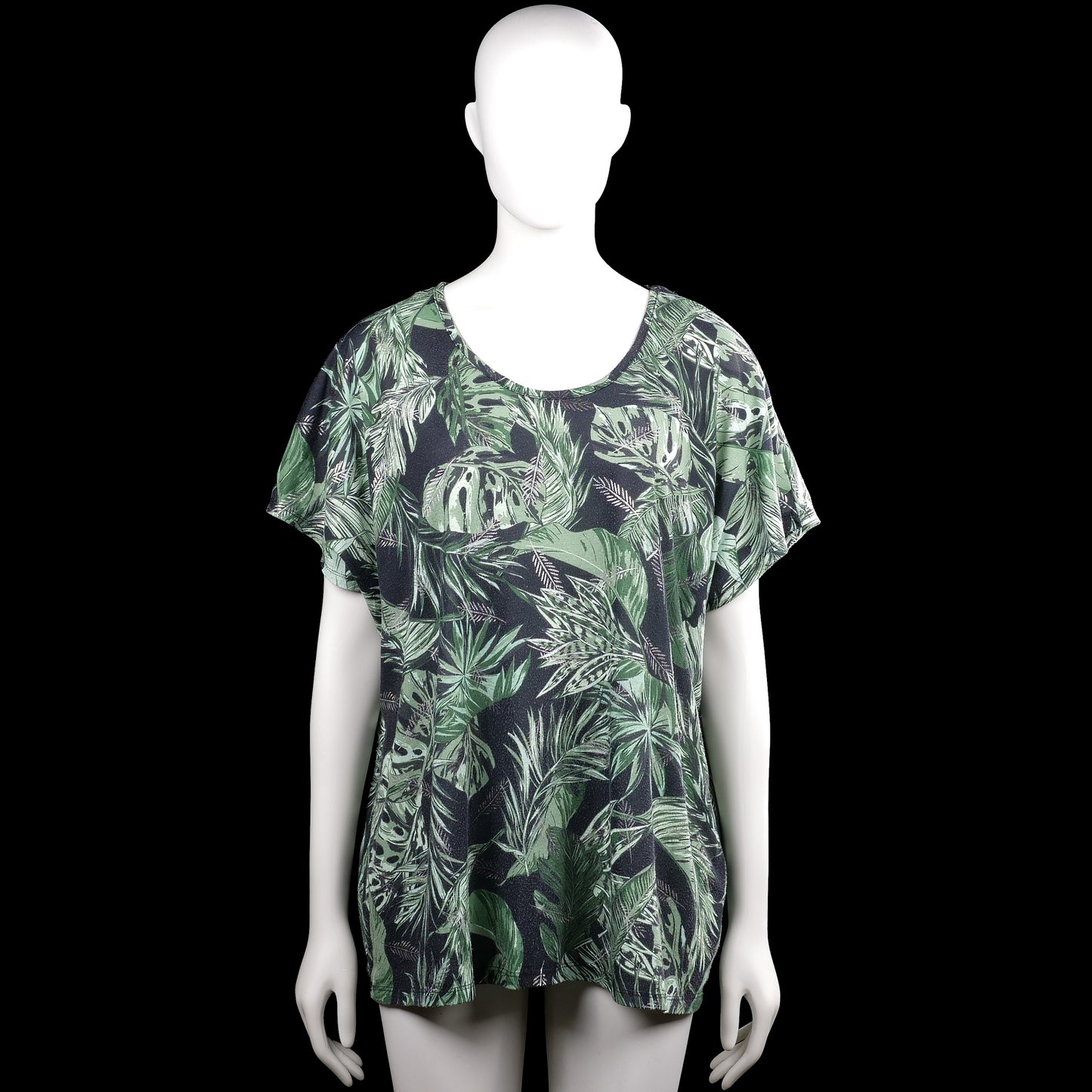 Msmode - T-shirt - Black & Forest Green - Size XXL - Black and forest green top with an all-over leaf floral pattern and a scoop neckline. Short sleeves with plain cuffs and a straight hem.