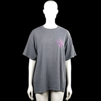 Magnum weight - T-shirt - Gray & Pink - Size L - Gray short-sleeve T-shirt with a round neck and straight hem. Features a small pink heart graphic on the chest and a small pink graphic on the upper back.
