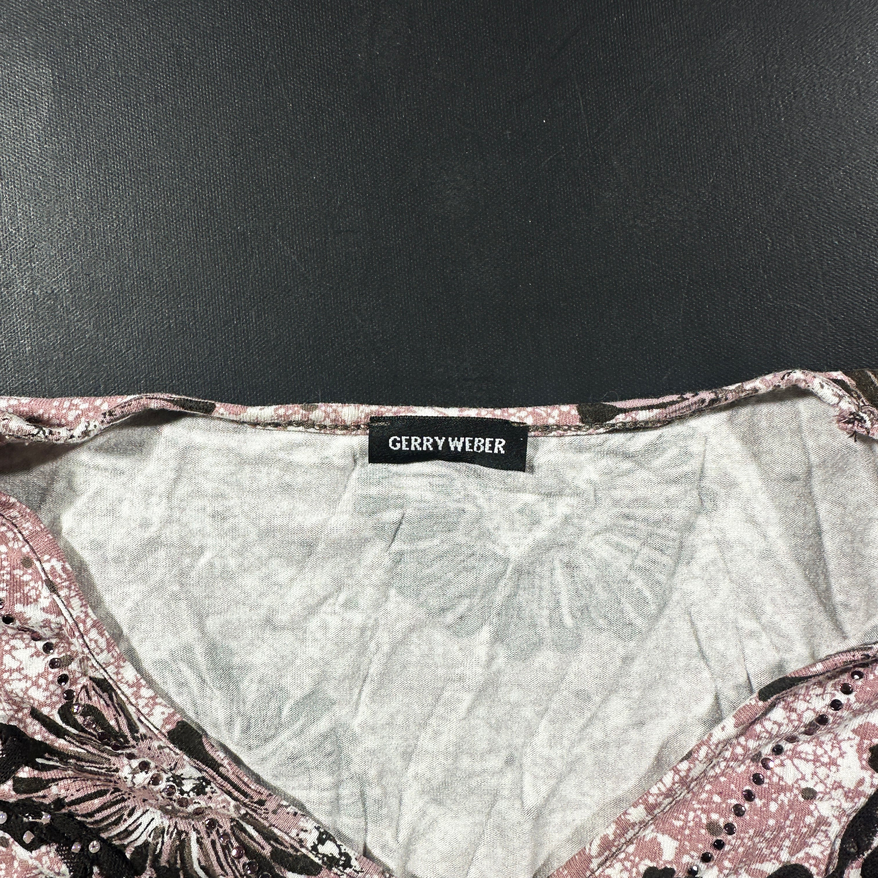 T-shirt - Pink & Black - Size L