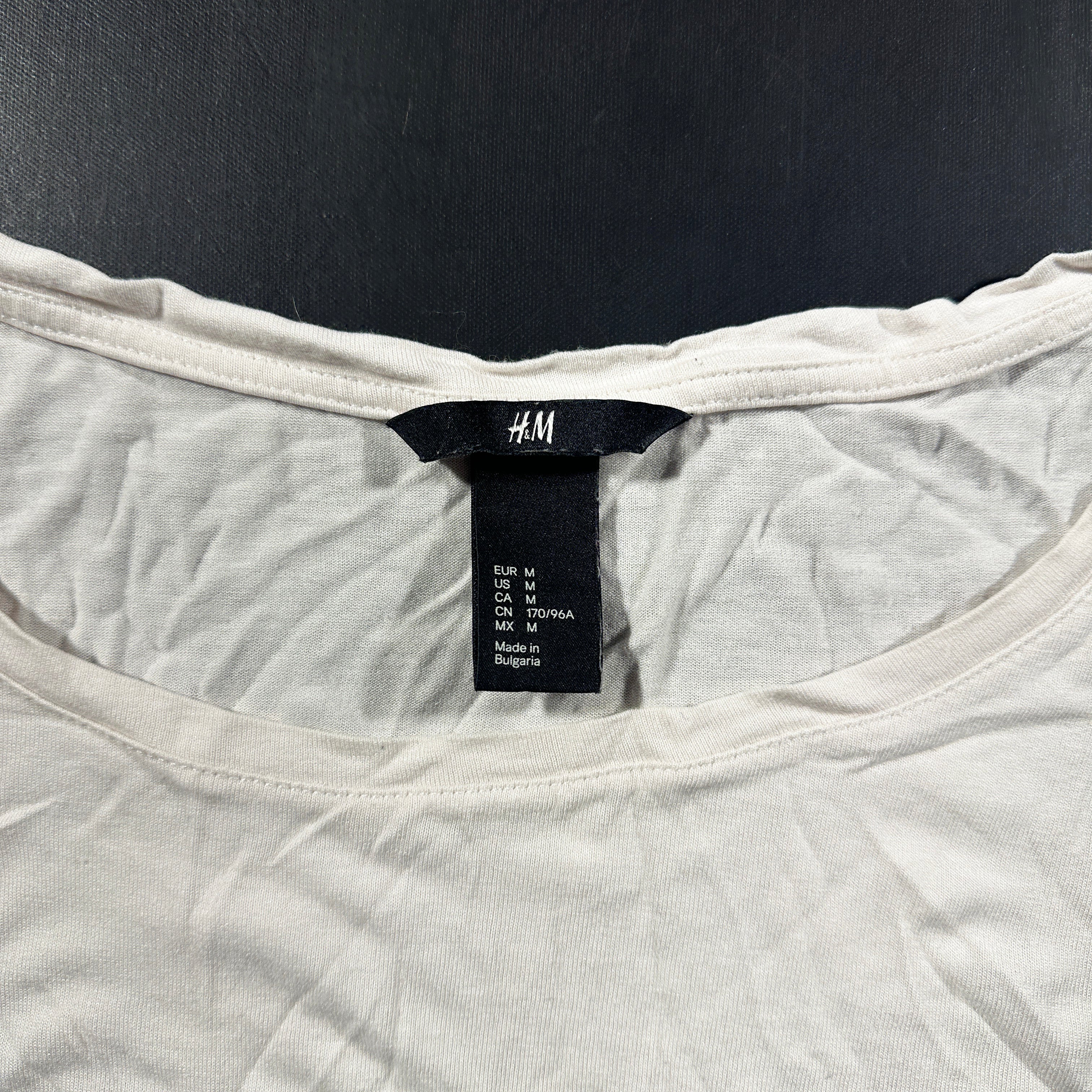 T-shirt - White - Size M