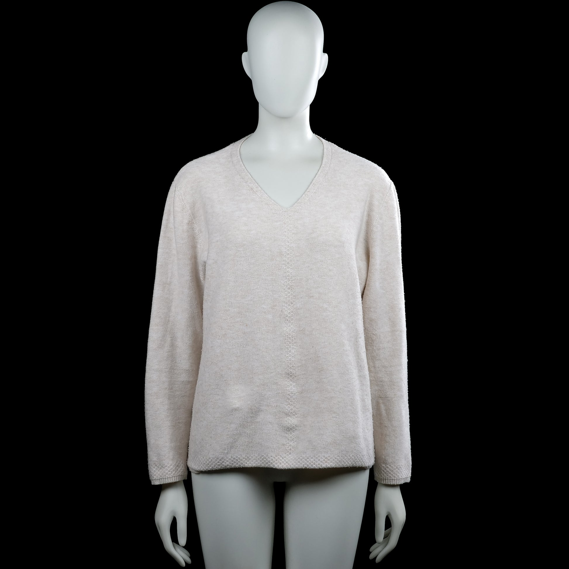 Street one - Long-sleeve top - Ivory - Size 44 - Ivory solid long-sleeve sweater with a V-neckline. Ribbed cuffs and a straight hem.