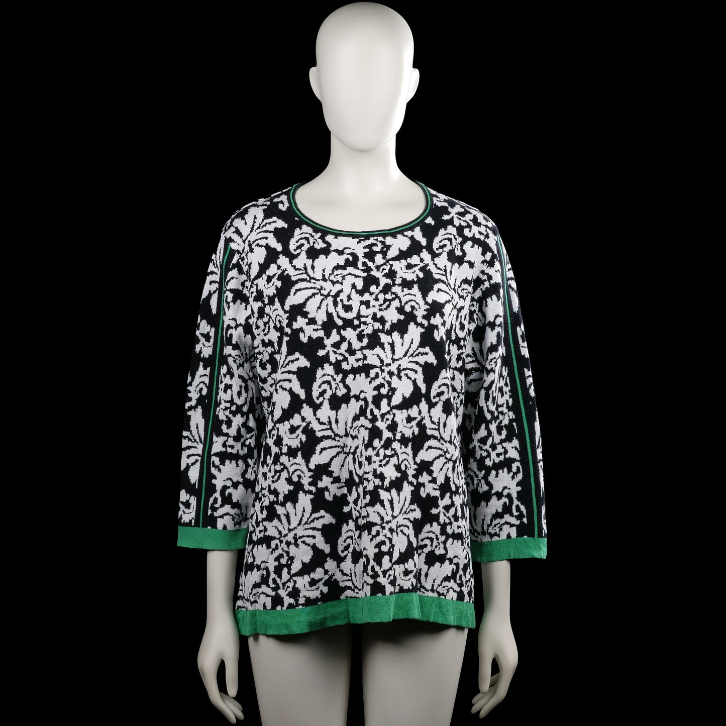 Noble - Long-sleeve top - Black & White - Size L - Black and white floral patterned top with a round neckline and three-quarter sleeves. Features green trim at the neckline, sleeve cuffs, and straight hem.