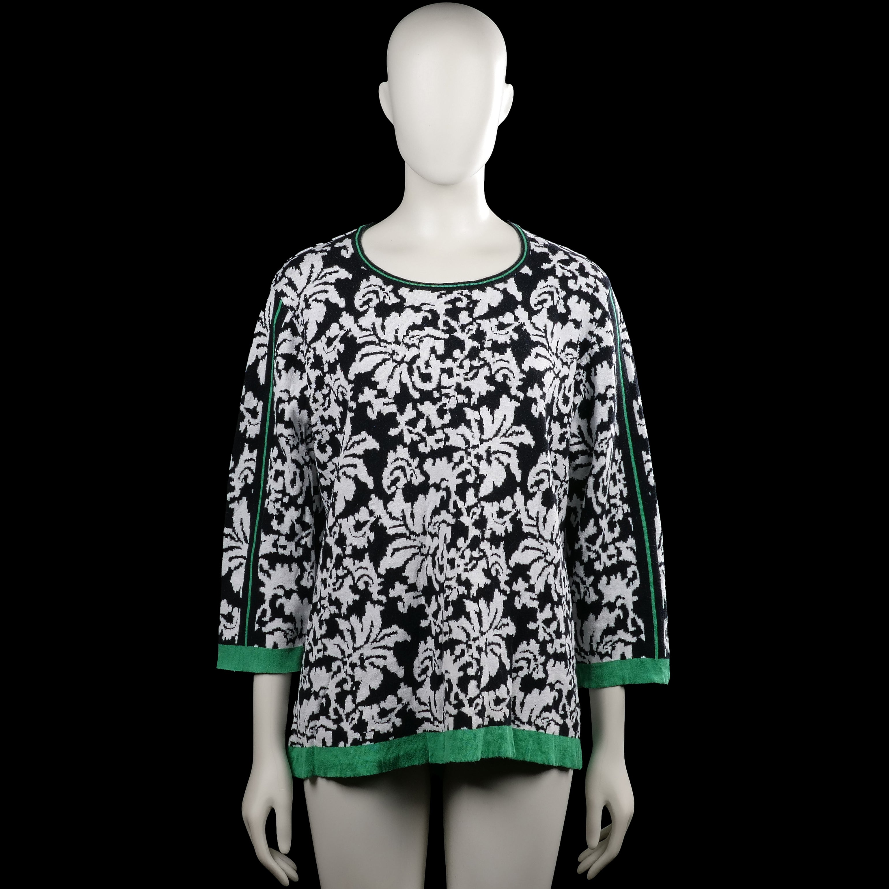 Noble - Long-sleeve top - Black & White - Size L - Black and white floral patterned top with a round neckline and three-quarter sleeves. Features green trim at the neckline, sleeve cuffs, and straight hem.