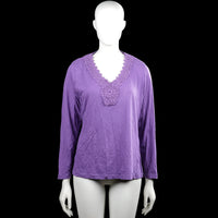 Wob - Long-sleeve top - Purple - Size 40, 42 - Purple solid long-sleeve top with a V-neckline and decorative trim around the neckline. Straight hem and plain cuffs.