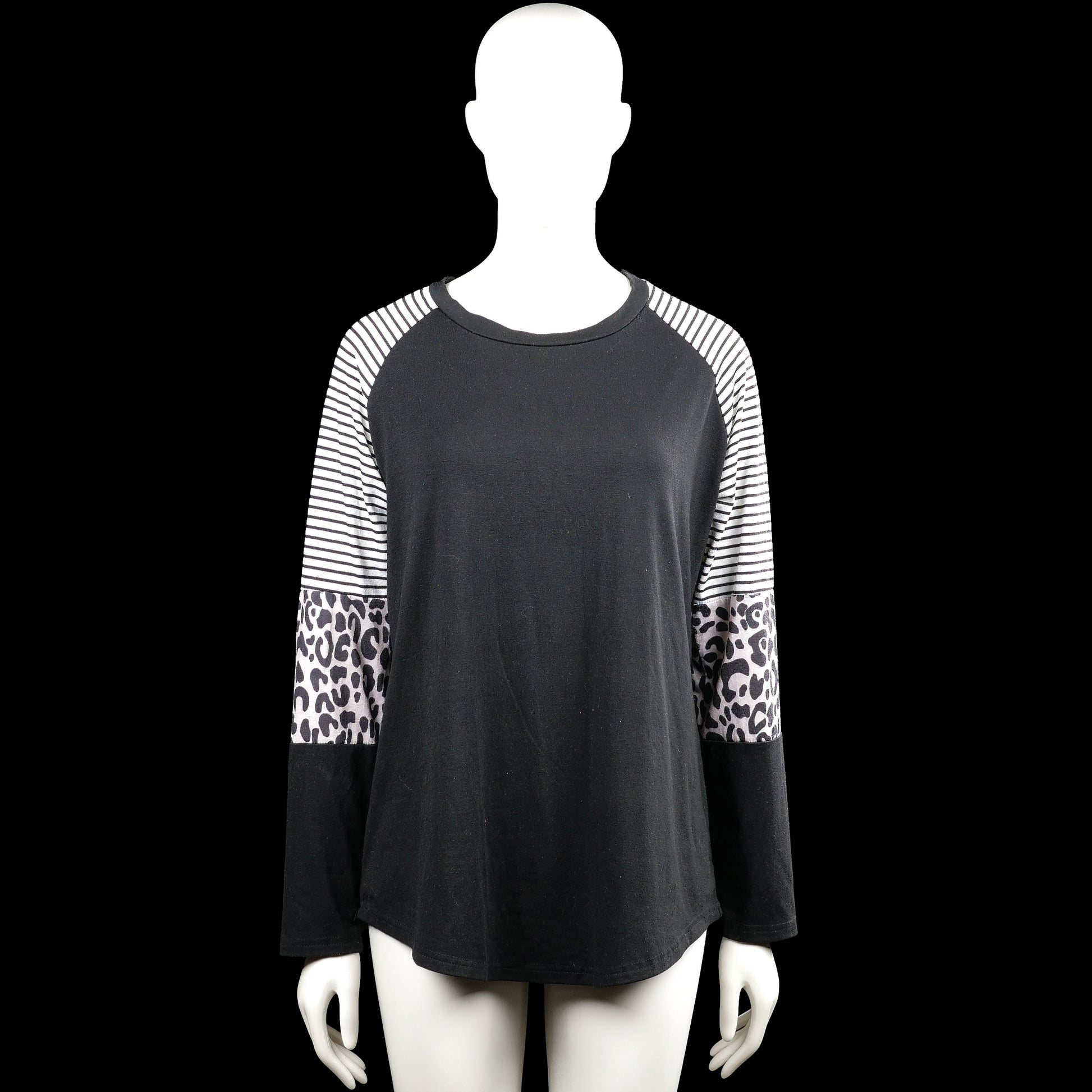 Long-sleeve top - Black & White - Size XL - Black top with a round neck and long raglan sleeves in white with black stripes and a leopard print panel near the elbows. Straight hem and plain cuffs.