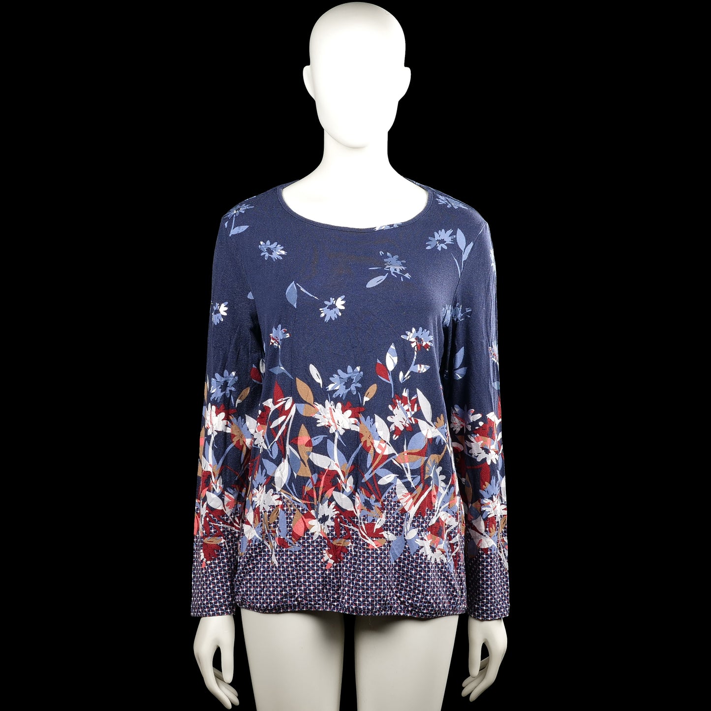 Long-sleeve top - Navy & Red - Size 40 - Navy long-sleeve top with a scoop neckline and a floral pattern in red, white, and light blue. Straight hem and plain cuffs, with a small keyhole opening at the back neckline.