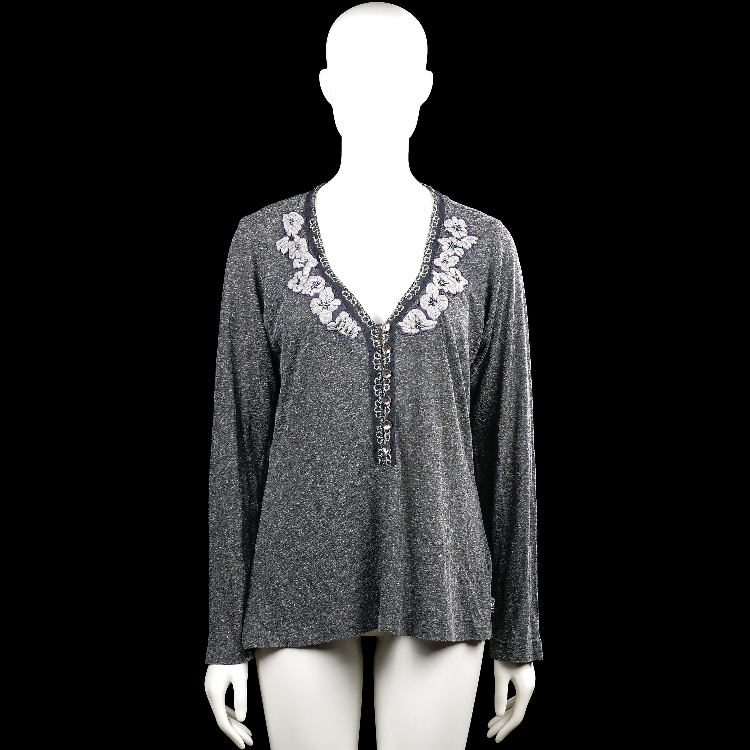 Didi - Long-sleeve top - Gray - Size XXL - Gray long-sleeve top with a V-neck and a partial button placket. Floral embroidery decorates both sides of the neckline, and the hem and cuffs are plain and straight.