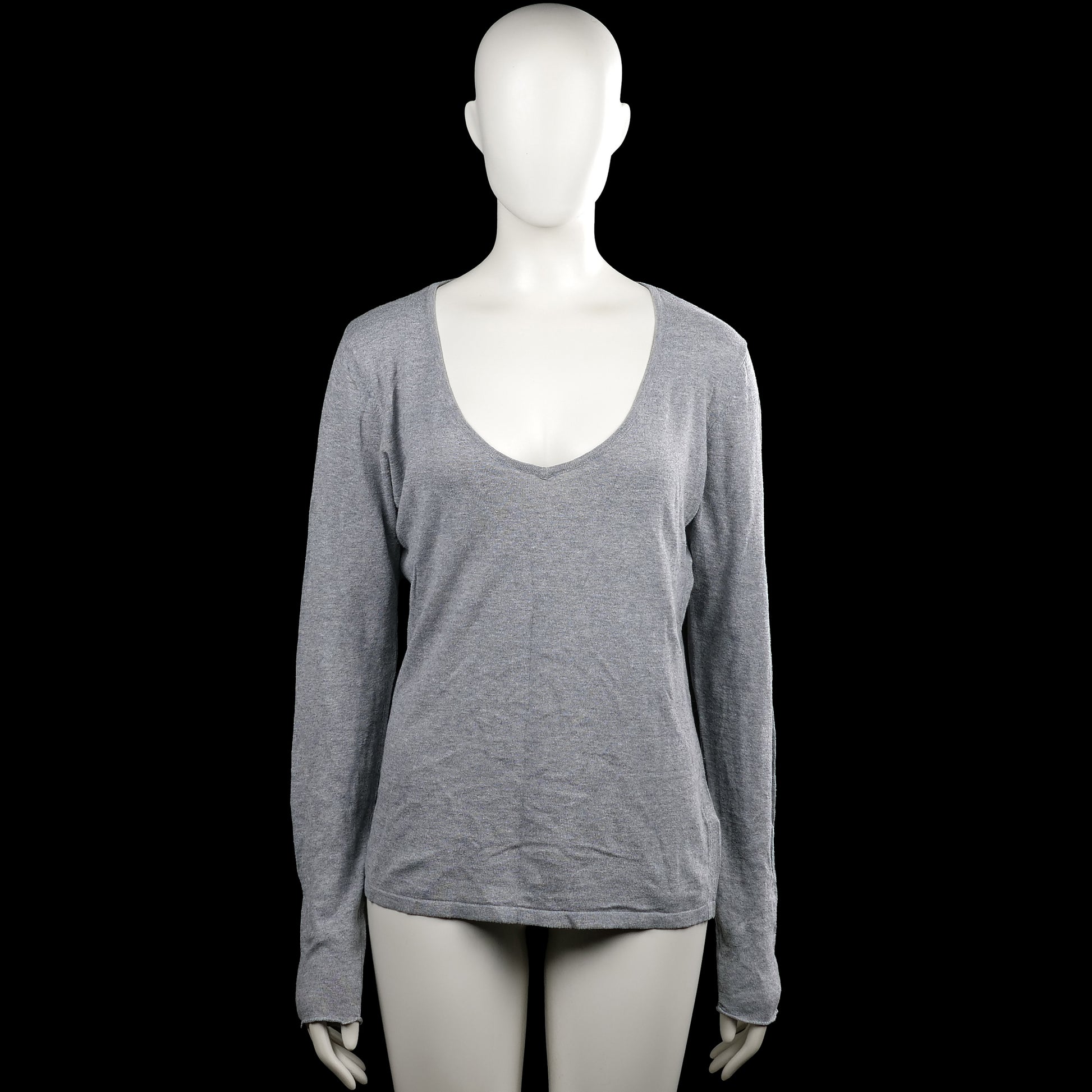 Hema - Long-sleeve top - Gray - Size M - Gray solid long-sleeve top with a V-neckline and plain cuffs. Features a straight hem with no visible closures.