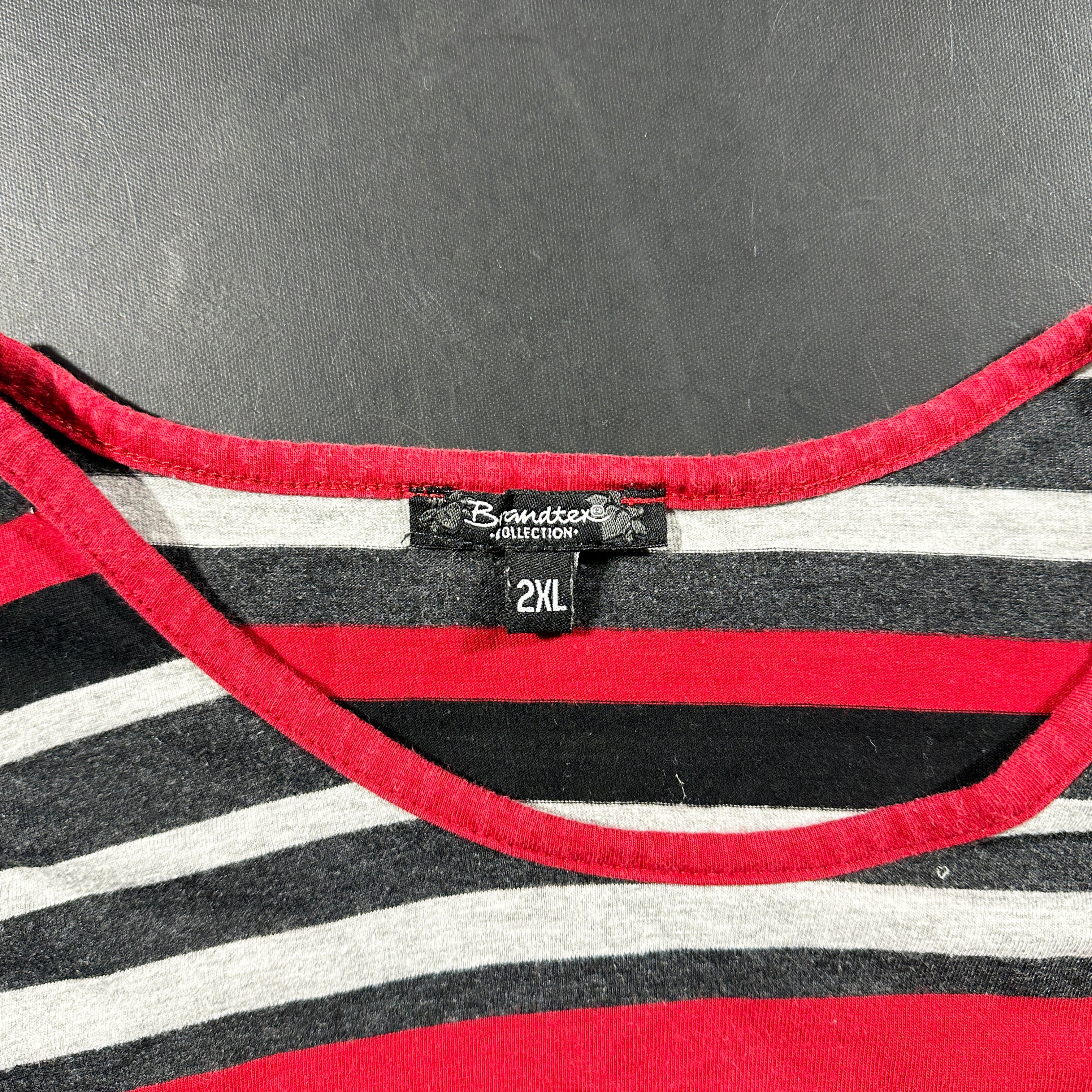 Long-sleeve top - Red & Charcoal - Size 2XL