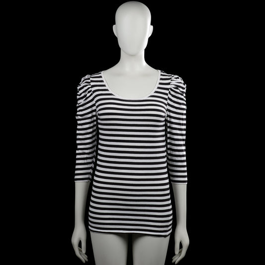 Basic equipment - Long-sleeve top - White & Black - Size M - Black and white horizontally striped top with a scoop neck and three-quarter sleeves with gathered shoulders. Straight hem and plain cuffs.