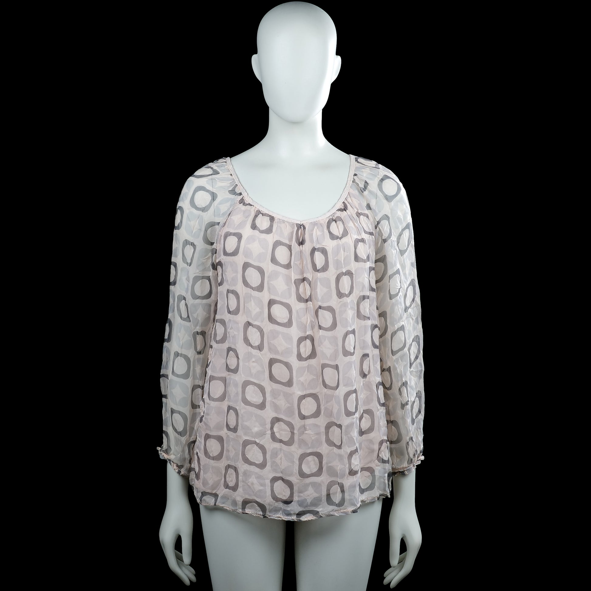 M&g - Blouse - White & Gray - Size M - White and gray top with an all-over geometric print and a scoop neckline. Three-quarter sleeves with elastic cuffs and a curved hem.