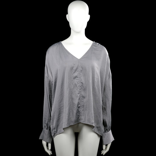 Vero Moda - Blouse - Gray - Size XL - Gray solid top with a V-neckline and long sleeves. Features button cuffs and a high-low hem.
