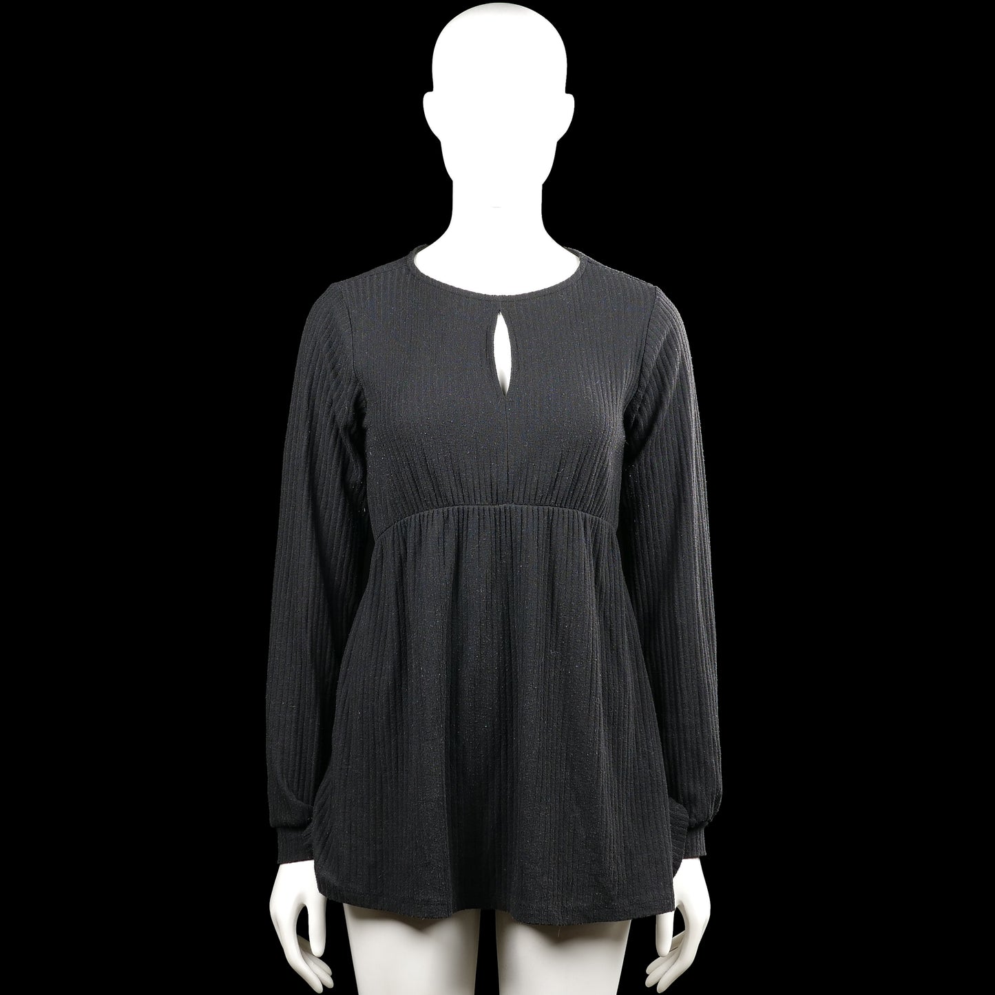 Only - Tunic - Black - Size M - Black solid long-sleeve top with a keyhole neckline. Straight hem and plain cuffs.