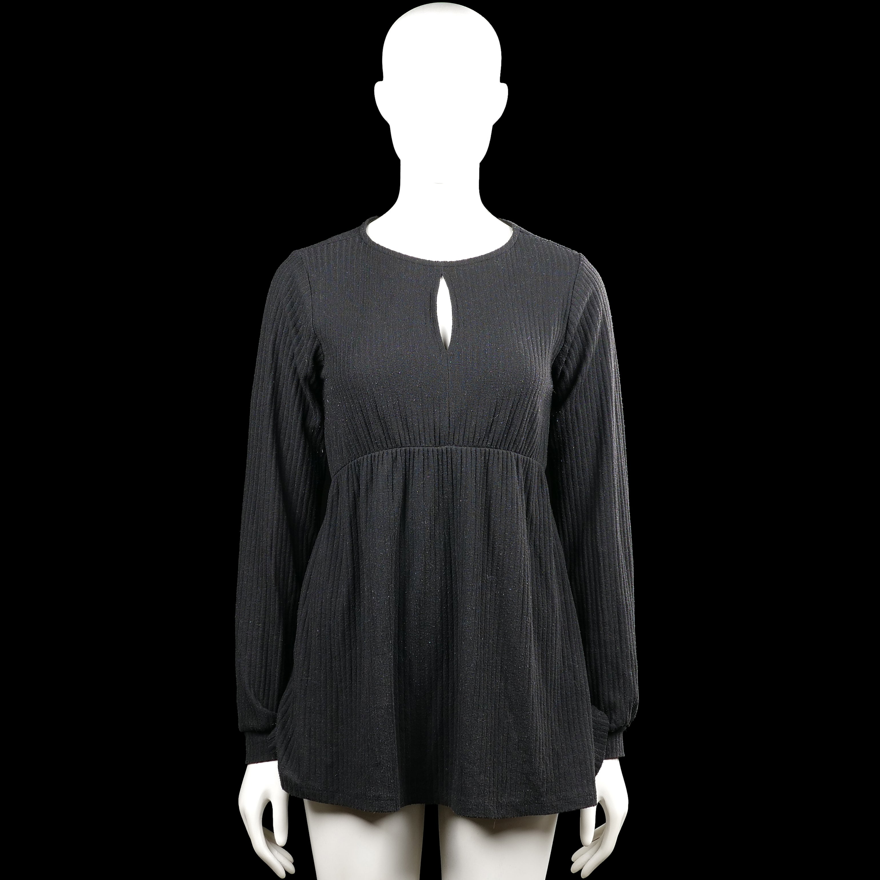 Only - Tunic - Black - Size M - Black solid long-sleeve top with a keyhole neckline. Straight hem and plain cuffs.