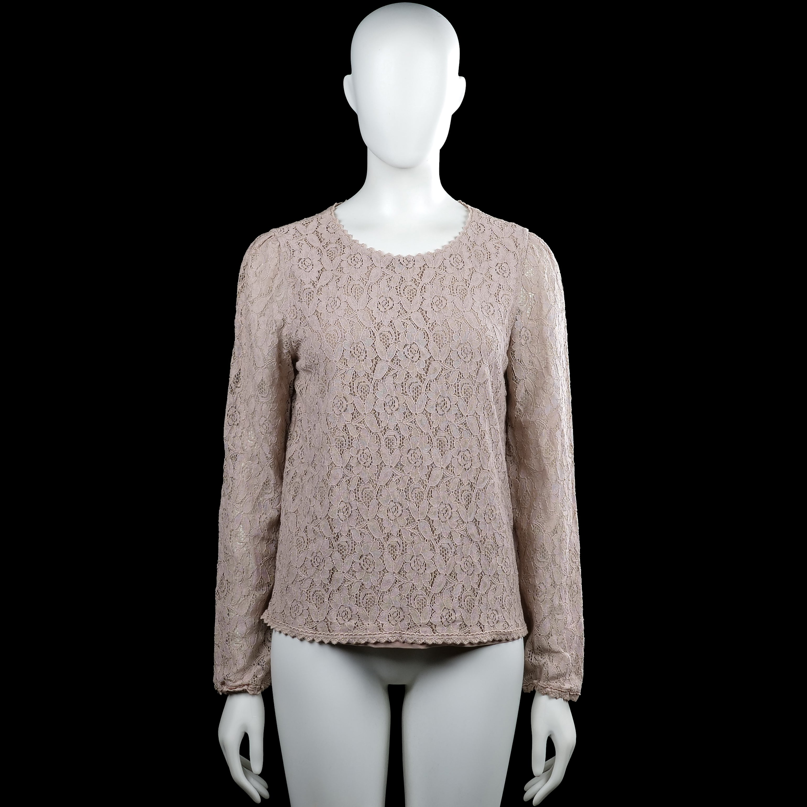 Ester elenora - Long-sleeve top - Taupe - Size M - Taupe top with an all-over floral lace pattern and a scoop neckline. Long sleeves with plain cuffs and a straight hem, with a back keyhole closure at the neck.