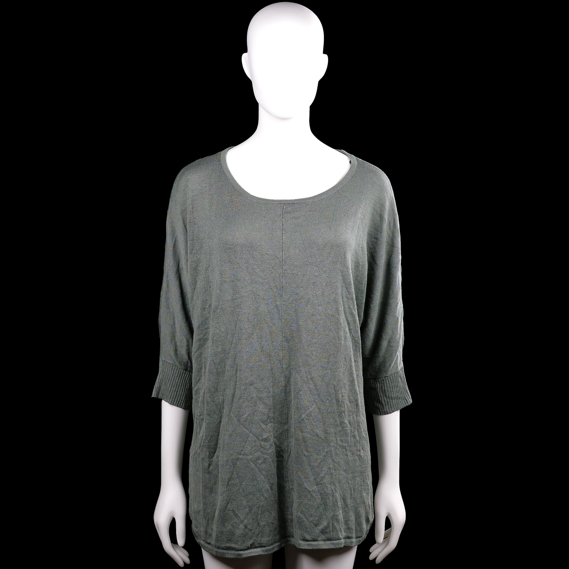 Rainbow - Tunic - Gray - Size 40, 42 - Gray solid top with a scoop neckline and three-quarter sleeves with ribbed cuffs. Features a long curved hem and a visible center seam.