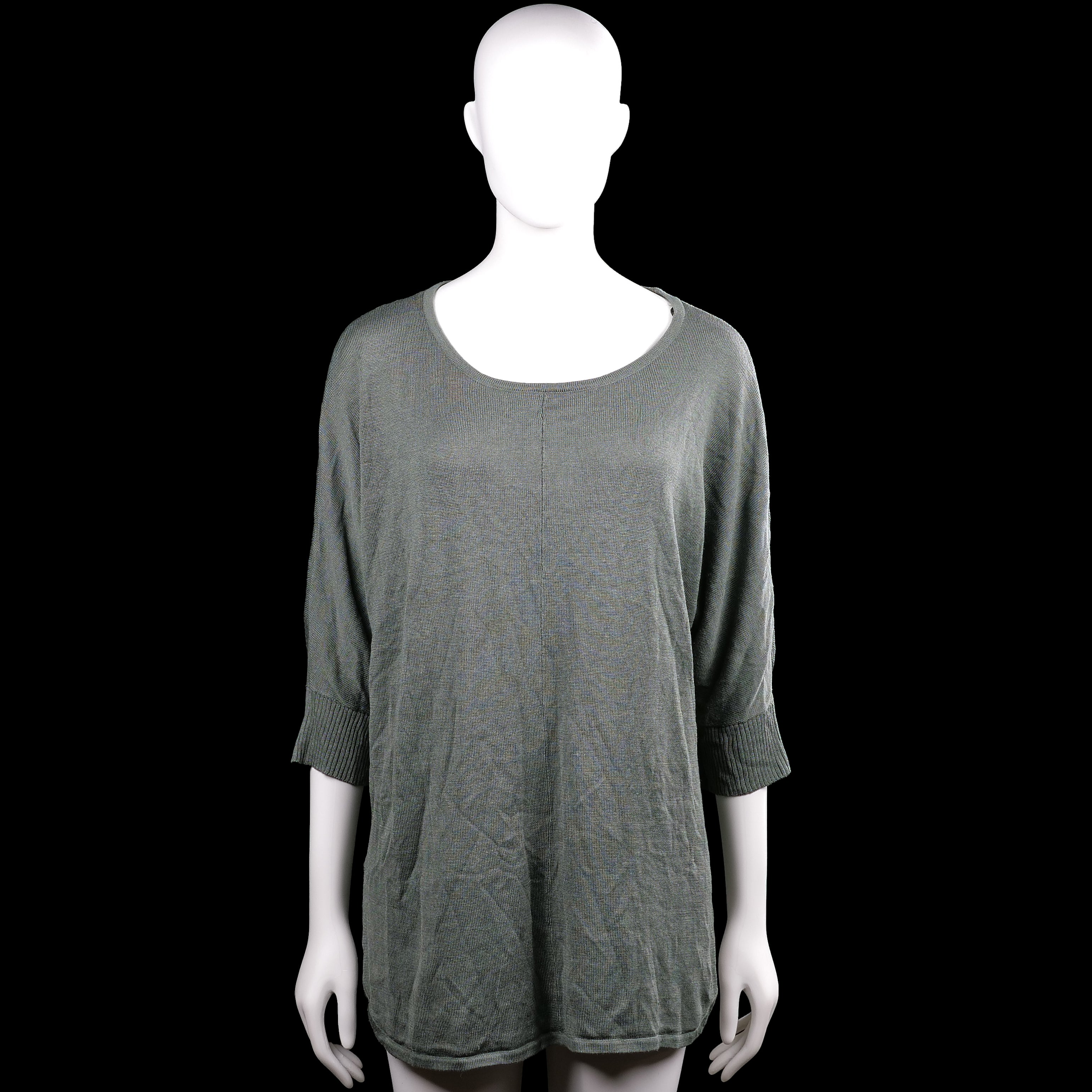 Rainbow - Tunic - Gray - Size 40, 42 - Gray solid top with a scoop neckline and three-quarter sleeves with ribbed cuffs. Features a long curved hem and a visible center seam.