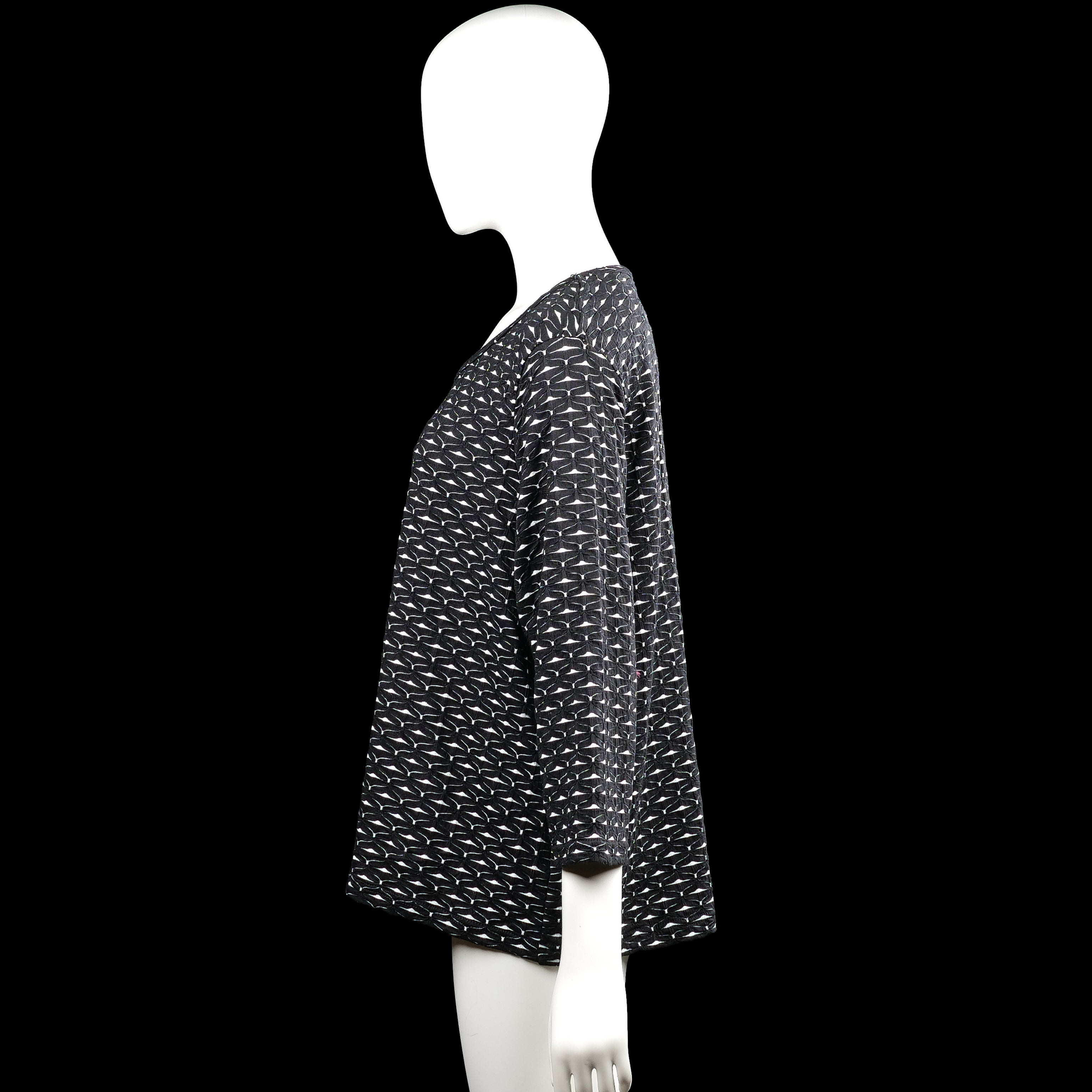 T-shirt - Black & White - Size XL