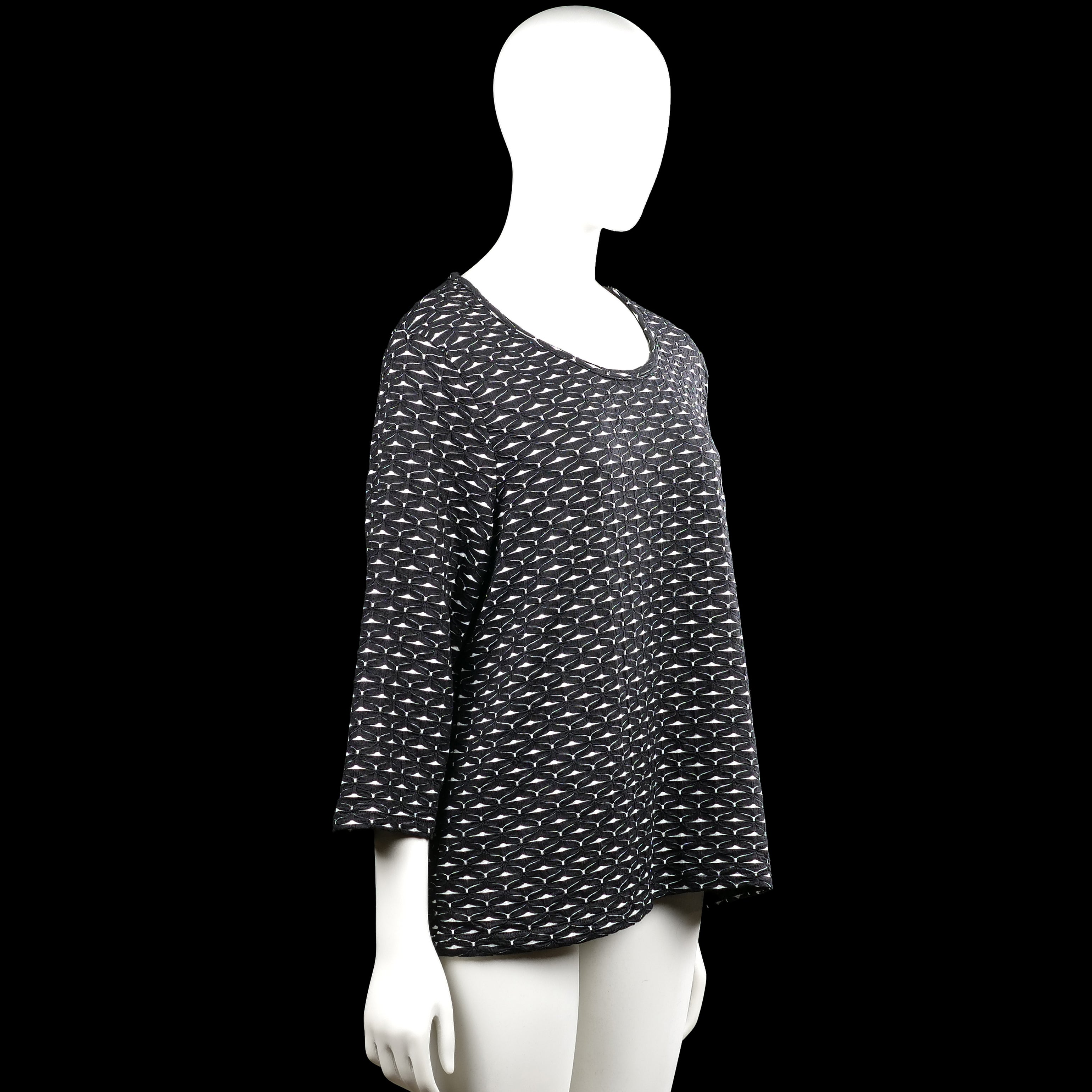 T-shirt - Black & White - Size XL