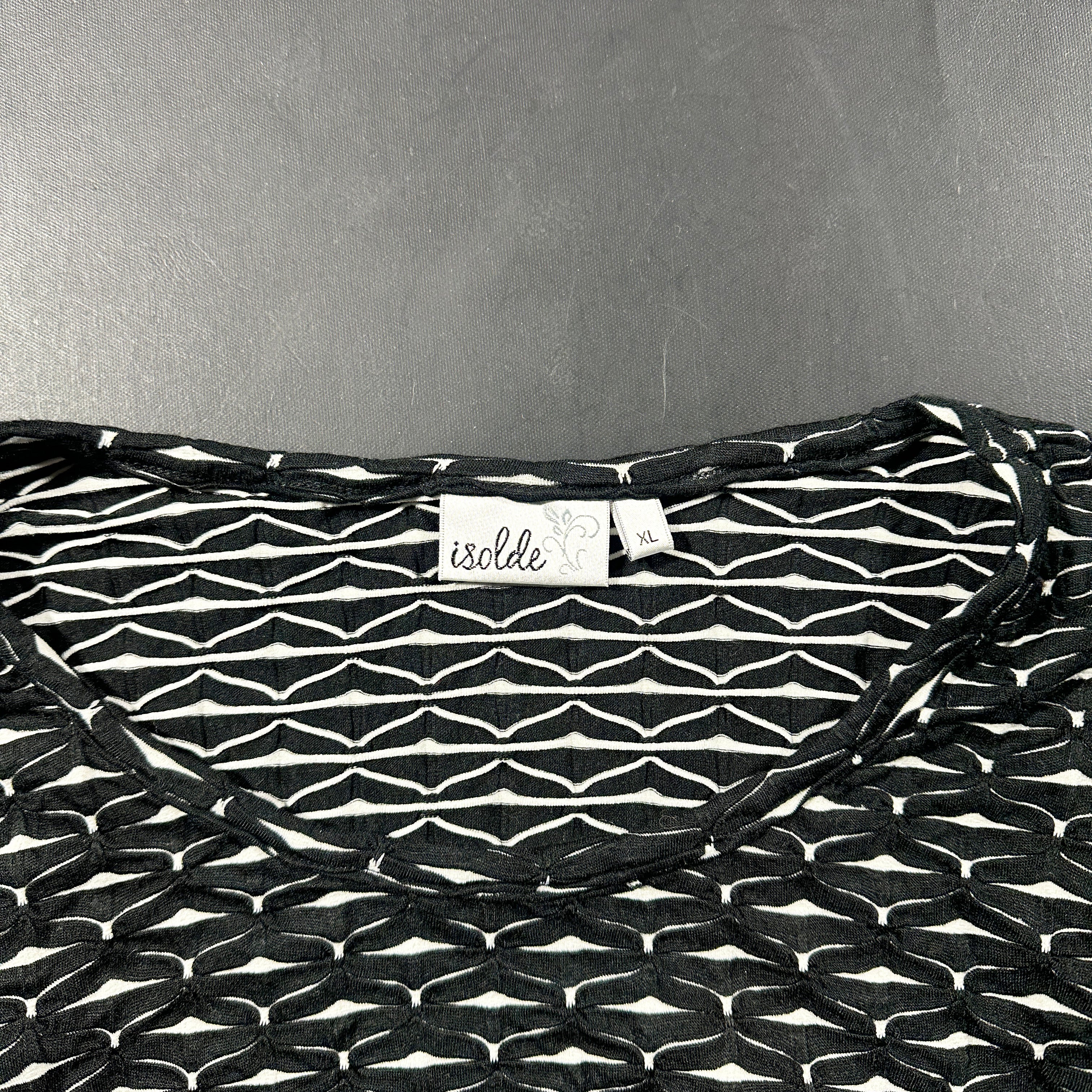 T-shirt - Black & White - Size XL