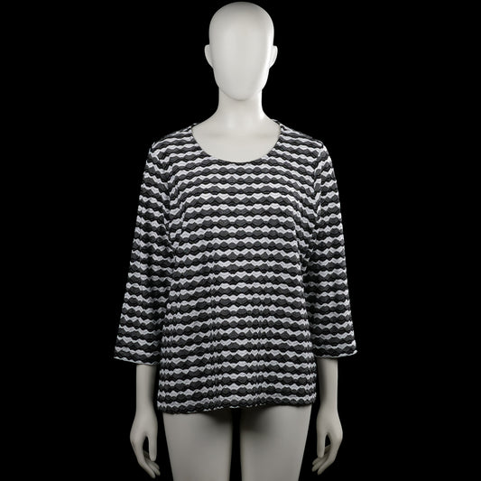 Isolde - Long-sleeve top - Black & White - Size L - Black and white chevron-patterned top with a round neckline and three-quarter sleeves. Straight hem and plain cuffs with no visible closures.