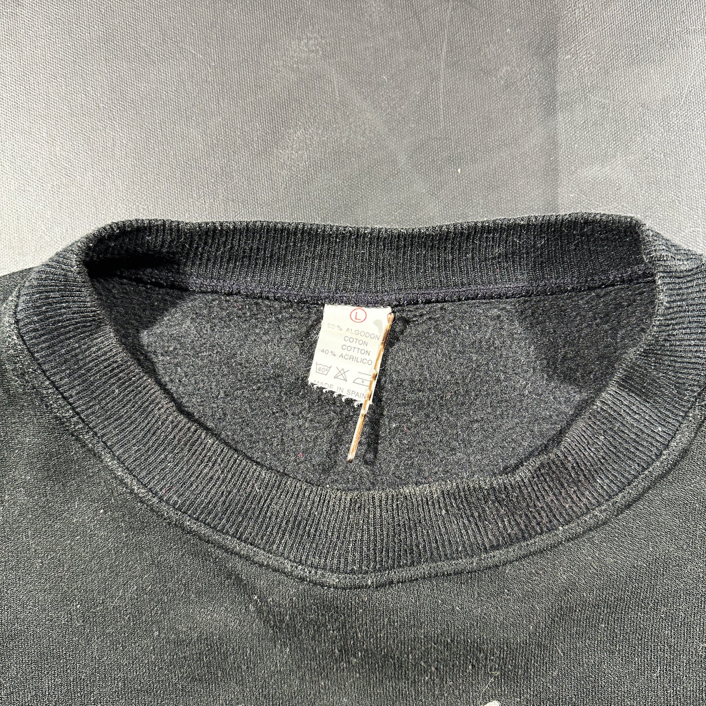 Sweatshirt - Black & White - Size L