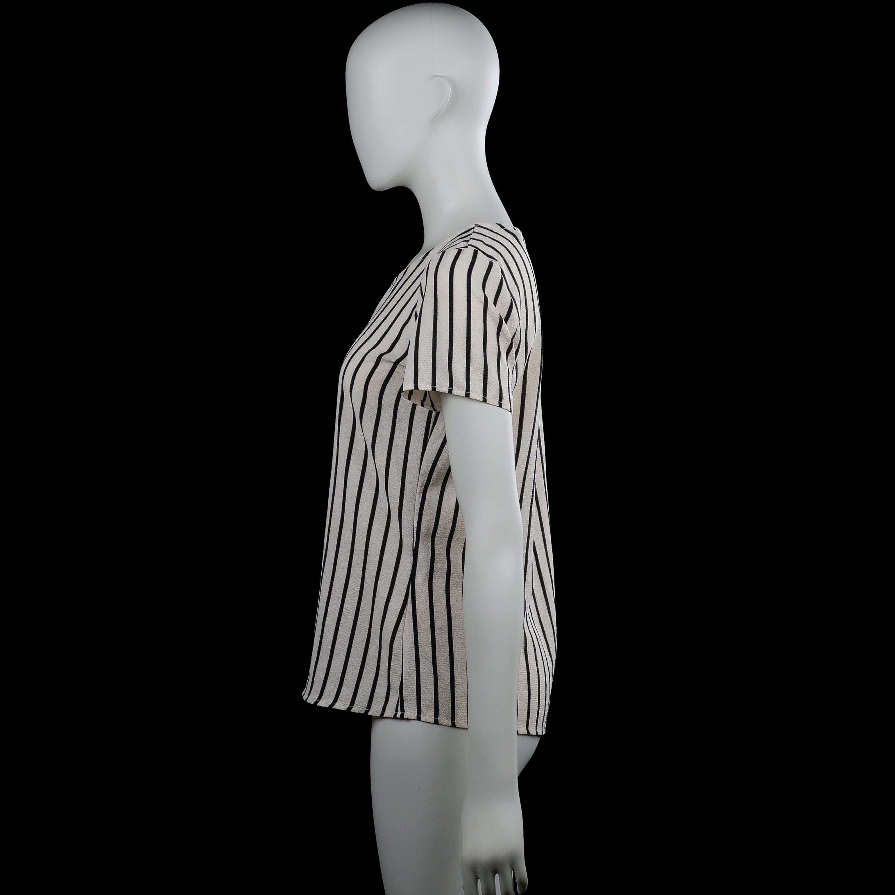 T-shirt - White & Black - Size XS