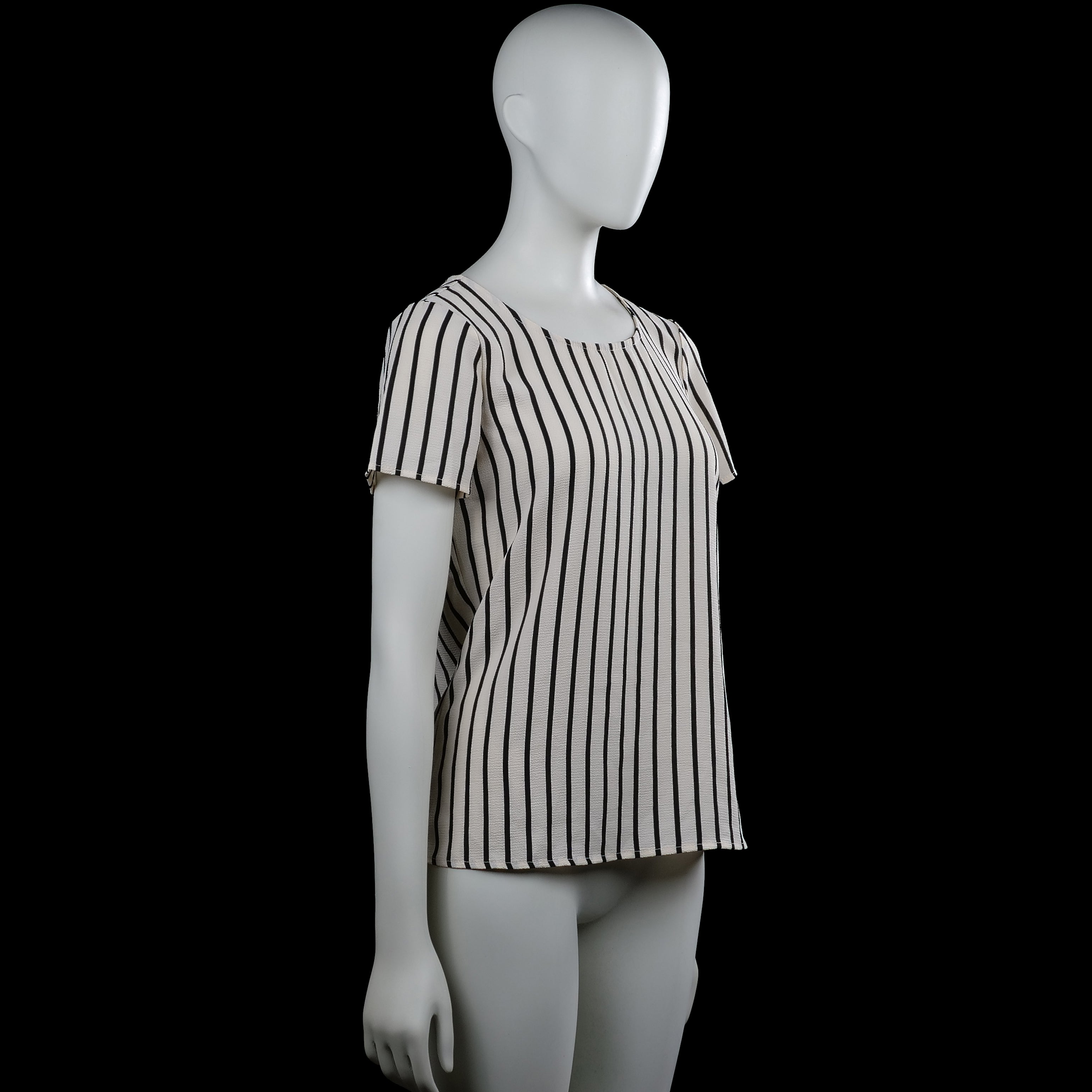 T-shirt - White & Black - Size XS