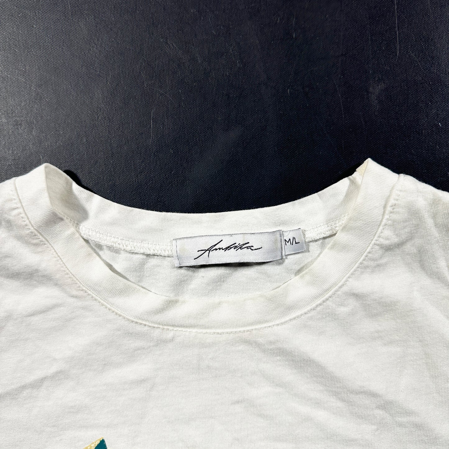 T-shirt - White - Size M, L