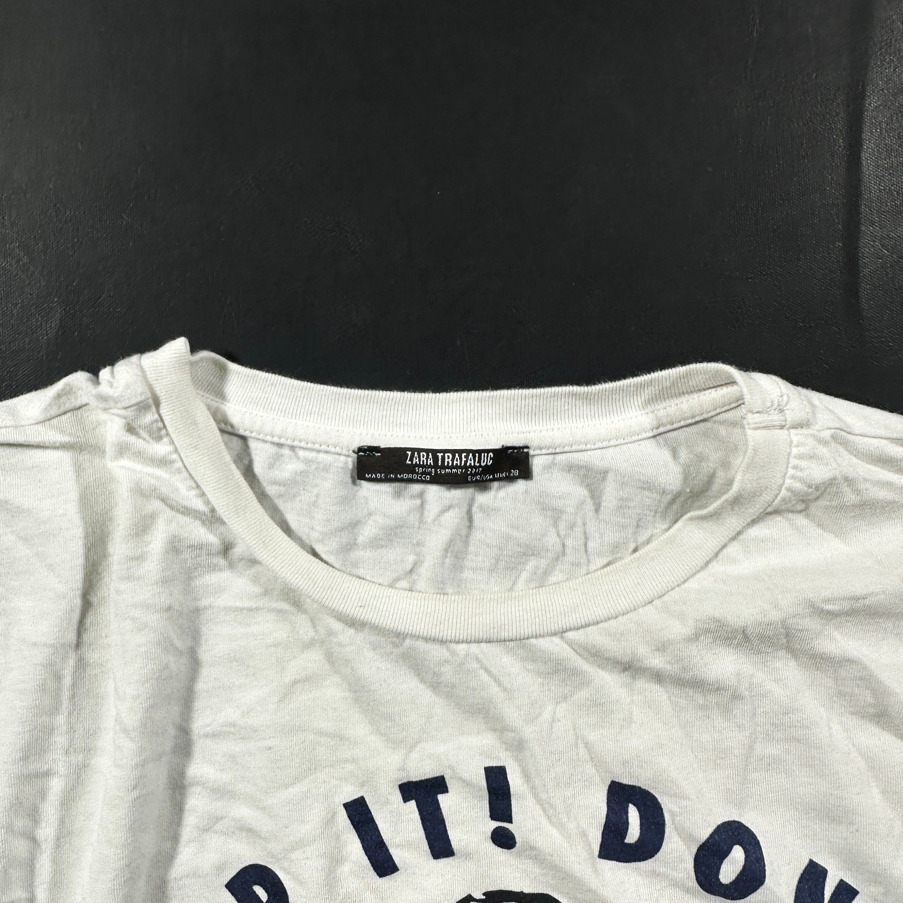 T-shirt - White - Size M