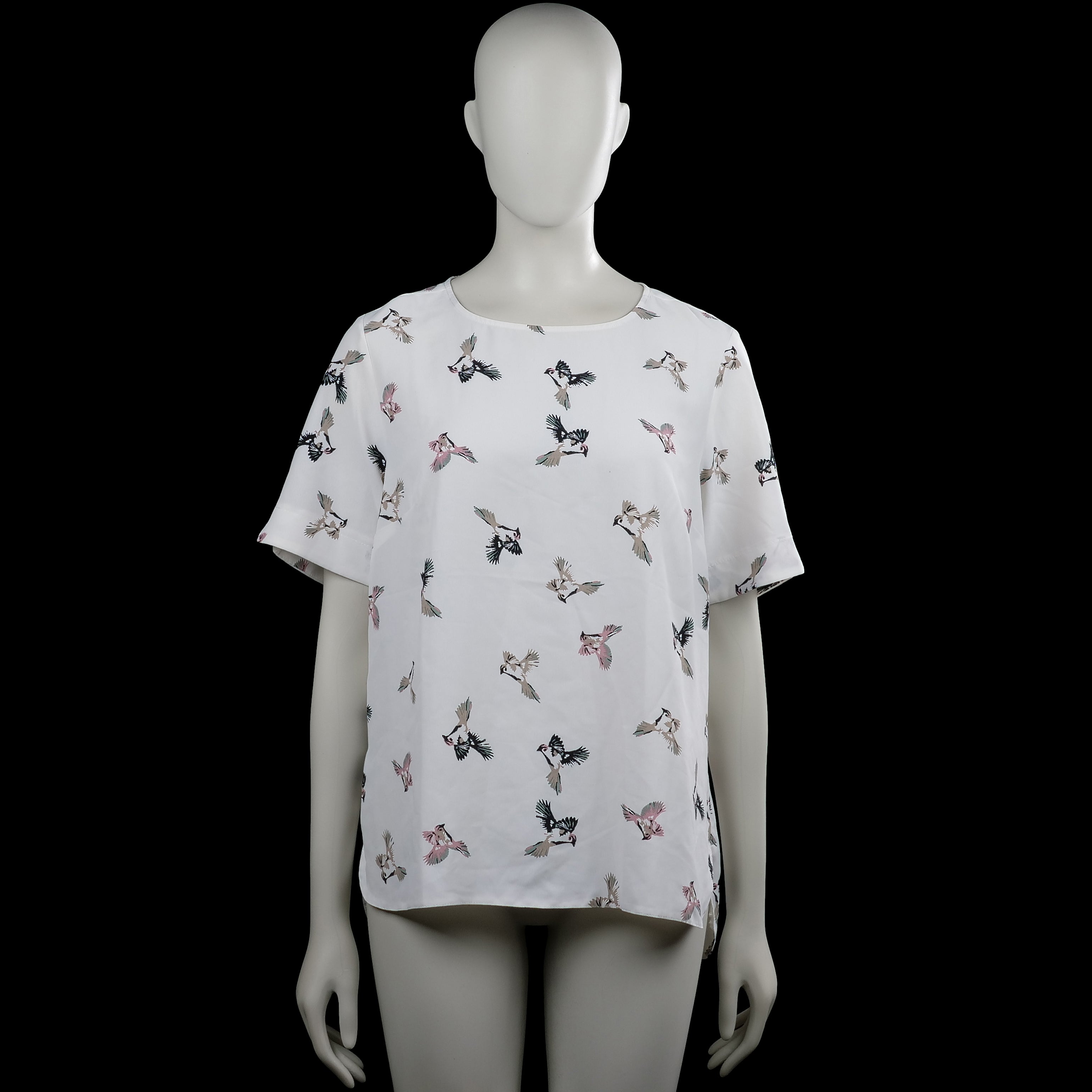 Primark - Blouse - White - Size 42 - White top with an all-over bird print and a round neckline. Features short sleeves with plain cuffs, a curved hem, and a back keyhole with a button closure.