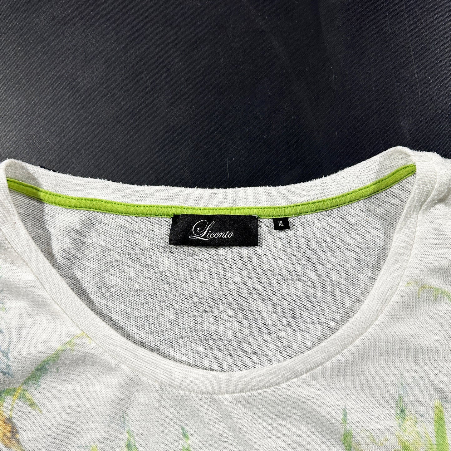 T-shirt - White & Multicolored - Size XL