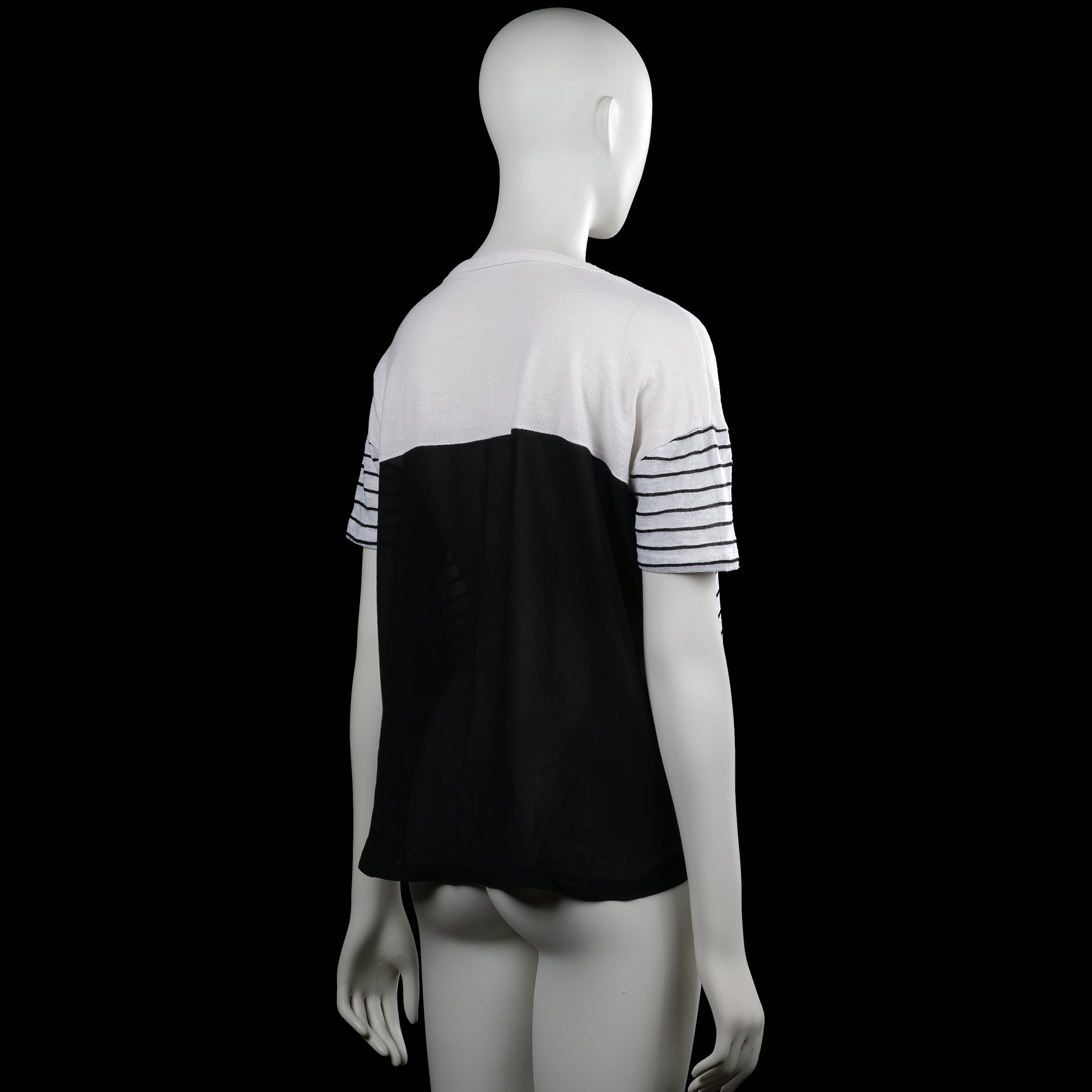 T-shirt - White & Black - Size L