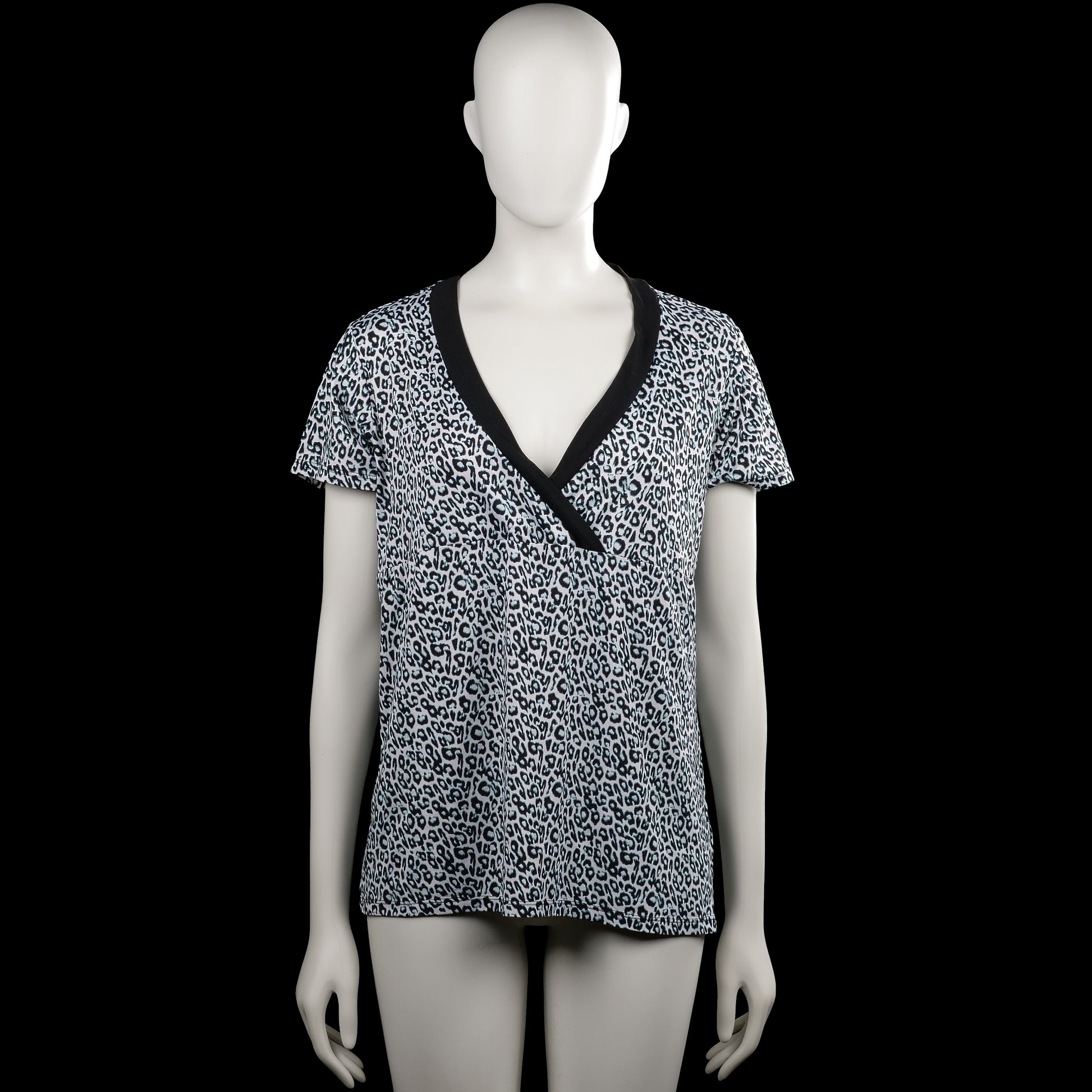 Studio badgley mischka - T-shirt - White & Black - Size S - White and black leopard-pattern top with a V-neck and black trim. Short sleeves with plain cuffs and a straight hem.