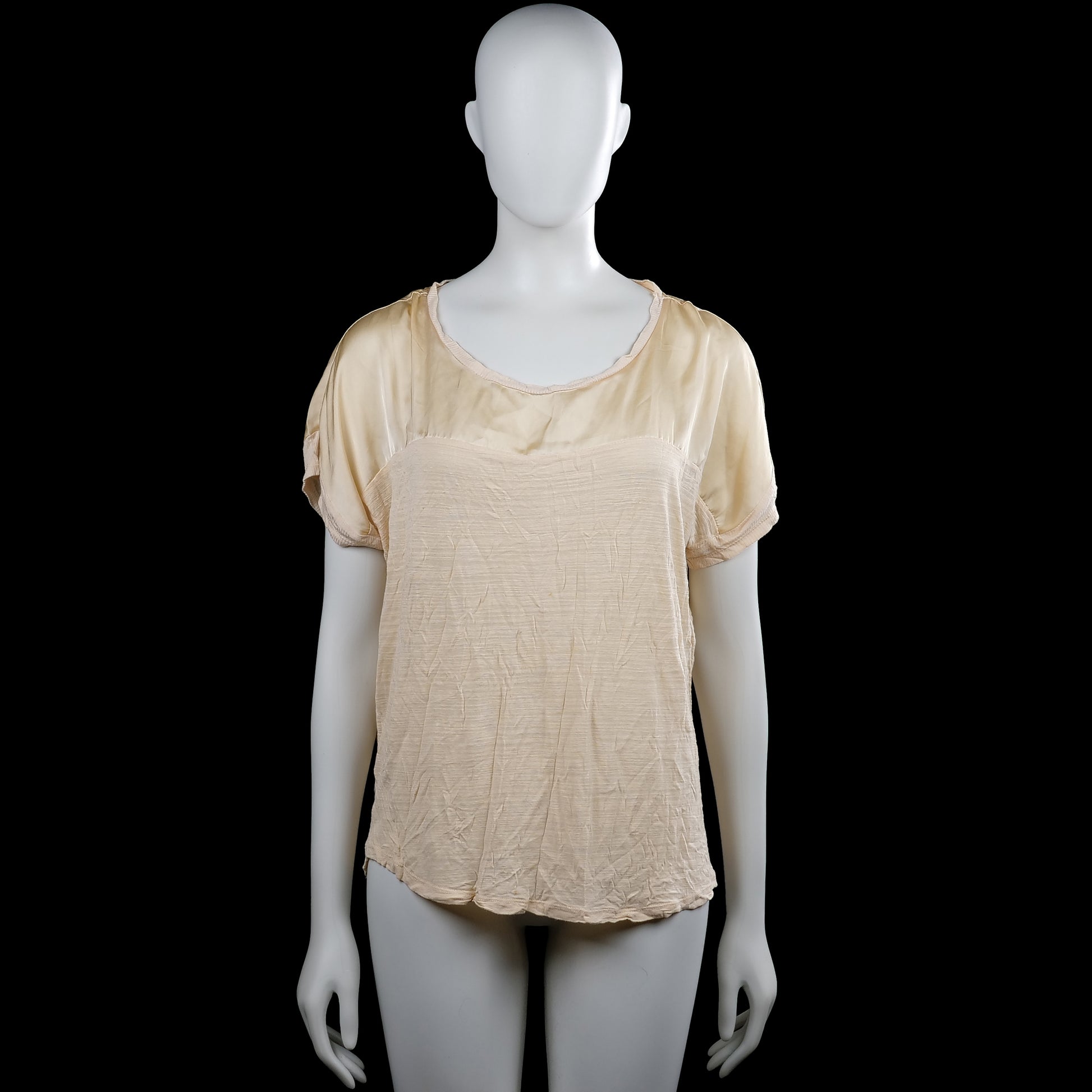 Vero Moda - T-shirt - Beige & Ivory - Size L - Beige and ivory color-block top with a scoop neck and short sleeves with plain cuffs. Features a curved hem and no visible closures.