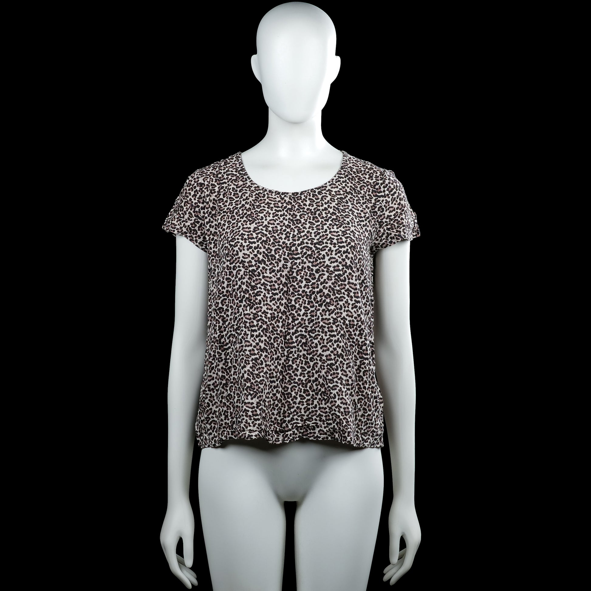 Only - T-shirt - Beige & Black - Size 38 - Beige and black leopard print top with a scoop neckline and short sleeves. Straight hem and a back keyhole opening with a button closure.