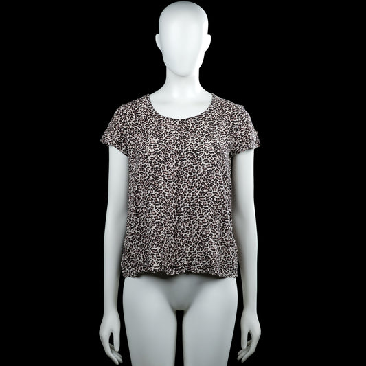 Only - T-shirt - Beige & Black - Size 38 - Beige and black leopard print top with a scoop neckline and short sleeves. Straight hem and a back keyhole opening with a button closure.