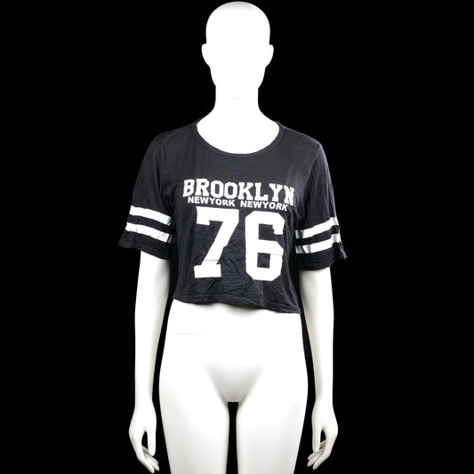 Boohoo - T-shirt - Black & White - Size 34 - Black short-sleeve top with a round neck and a straight hem. Features white text and a large number graphic on the front, plus two white stripes on each sleeve.