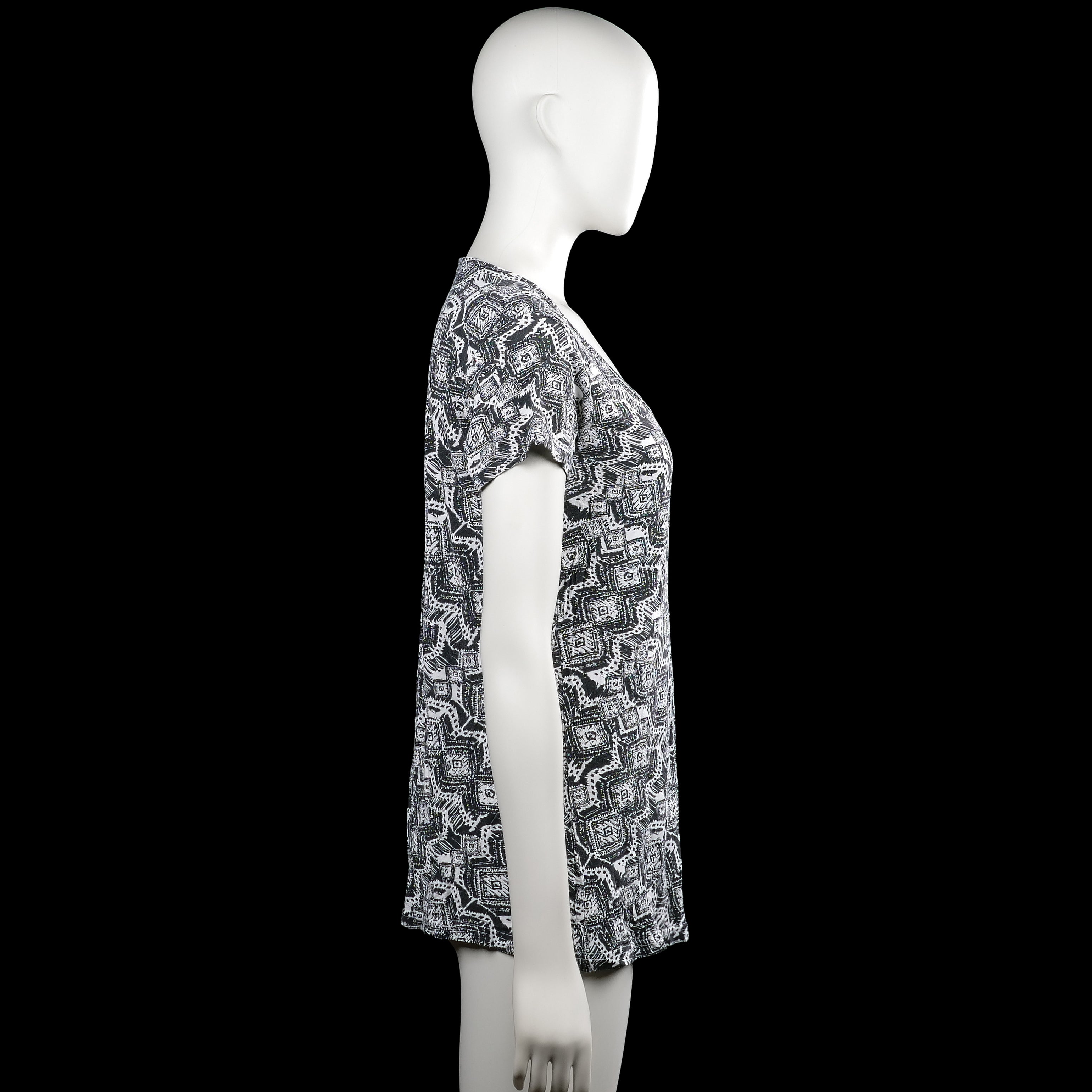 T-shirt - Black & White - Size L