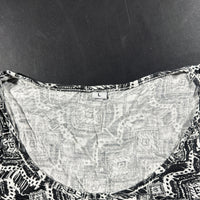 T-shirt - Black & White - Size L