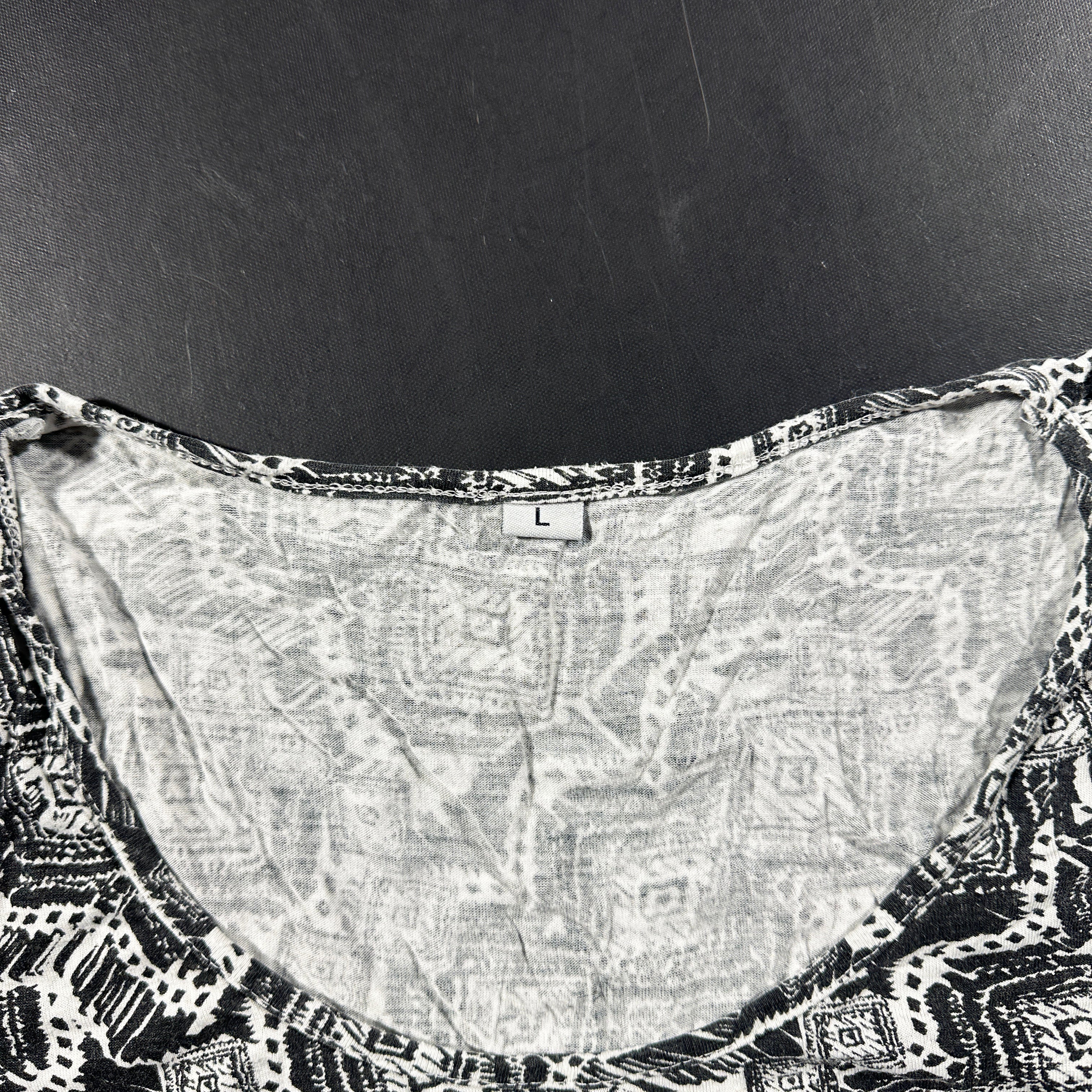 T-shirt - Black & White - Size L